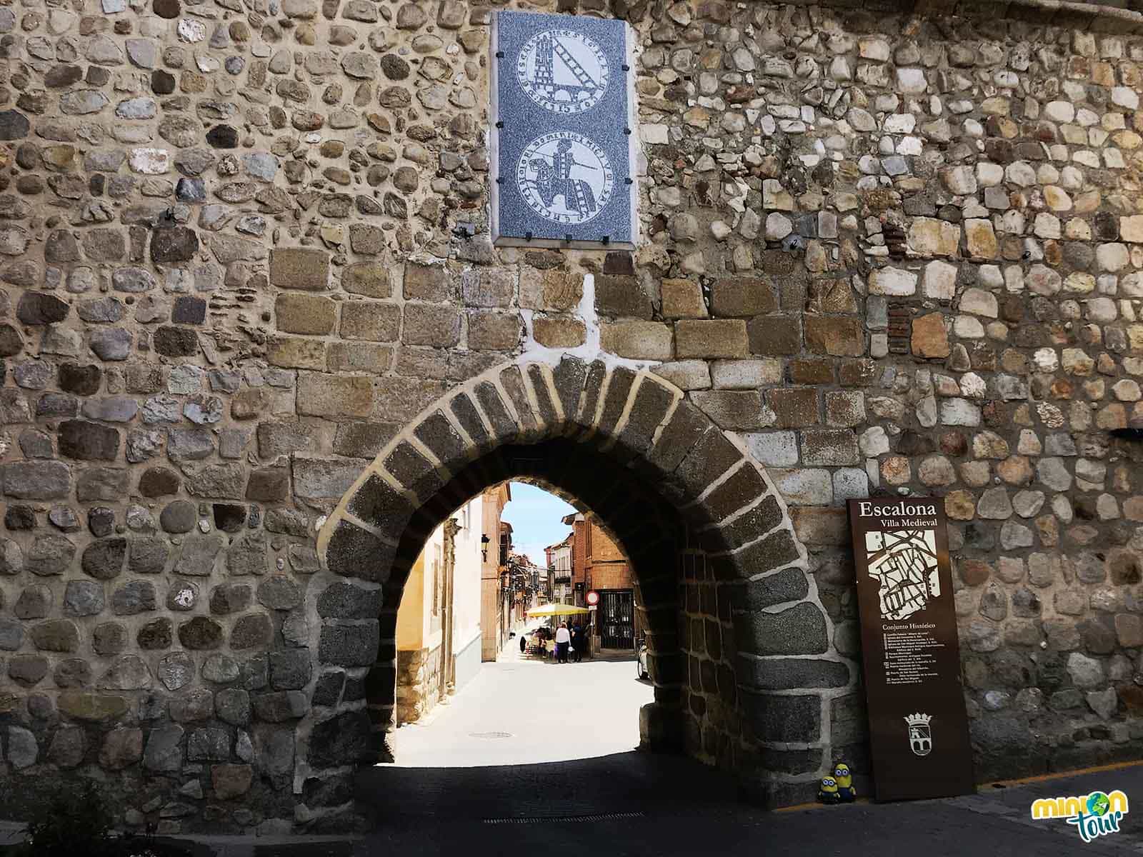 Tienes que ver en Escalona el Arco de San Miguel