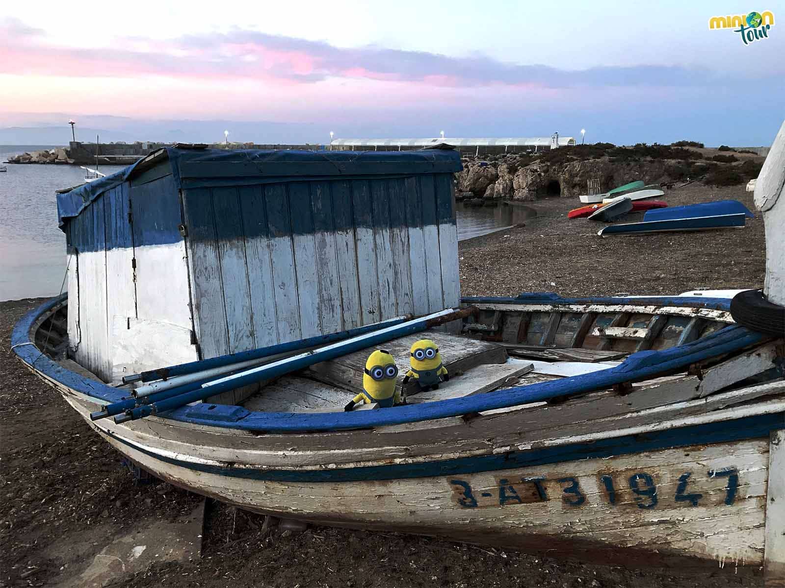 2 Minions en un barco de pescadores