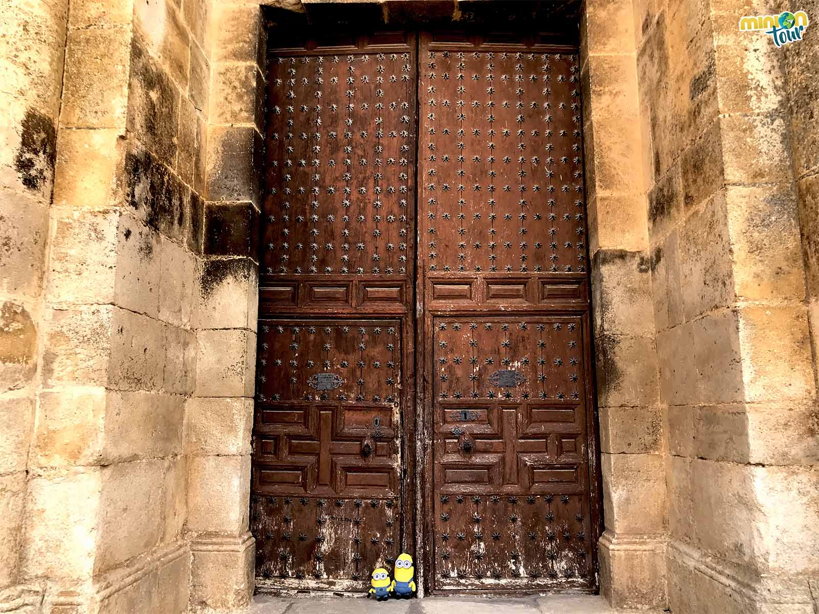 La puerta de la iglesia