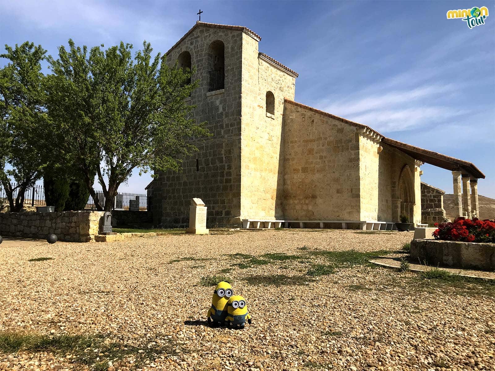 2 Minions en la Ermita de San Pedro de Fuentes de Valdepero