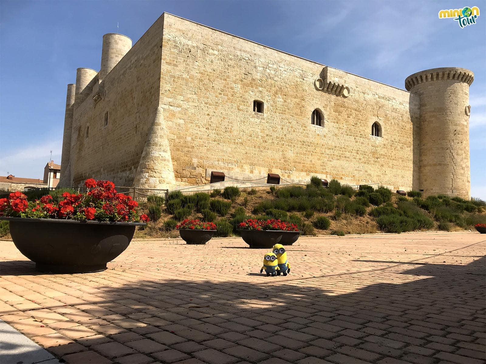 Fuentes de Valdepero, más que un castillo