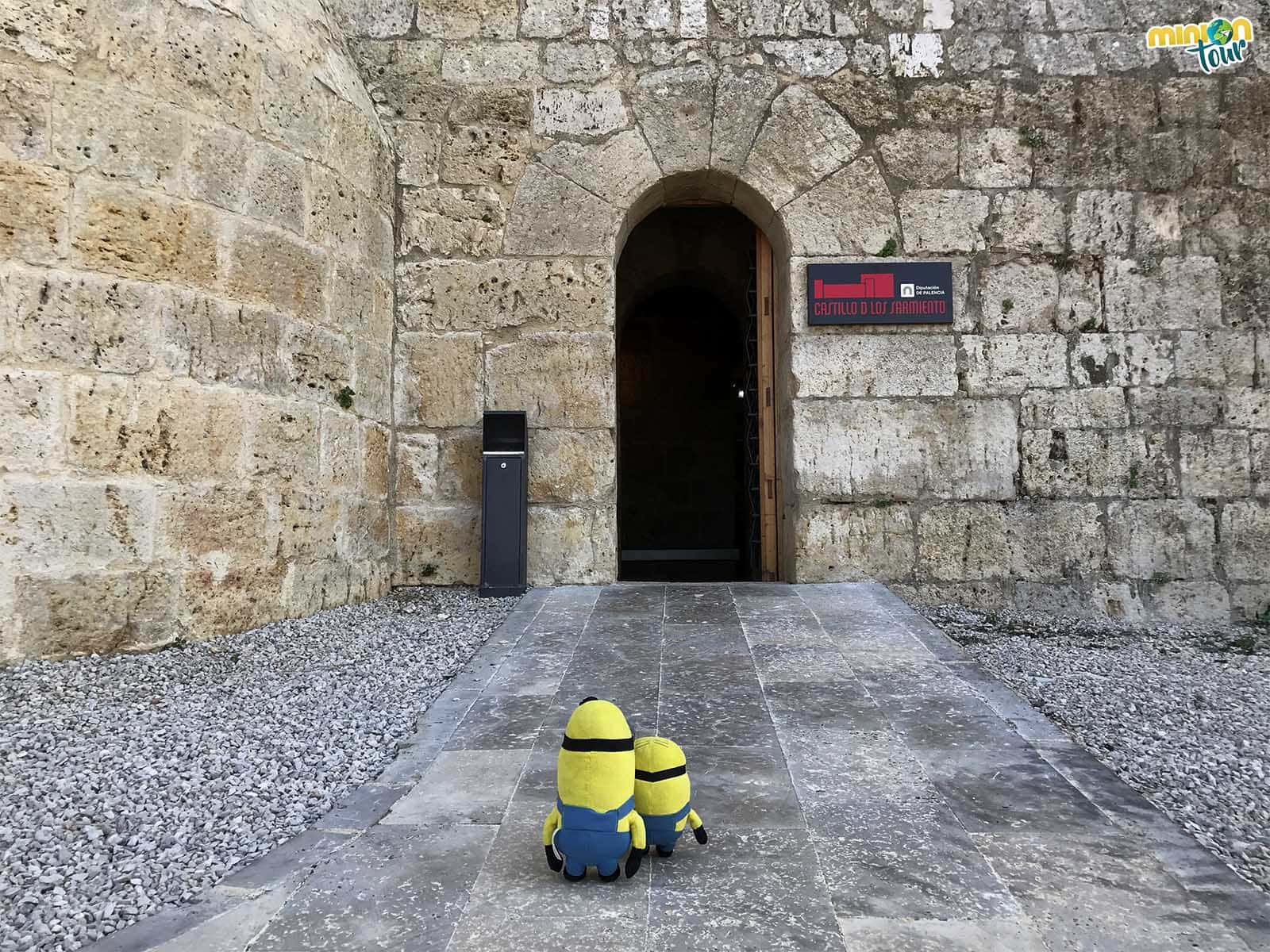 Entrada al Castillo de los Sarmiento en Fuentes de Valdepero