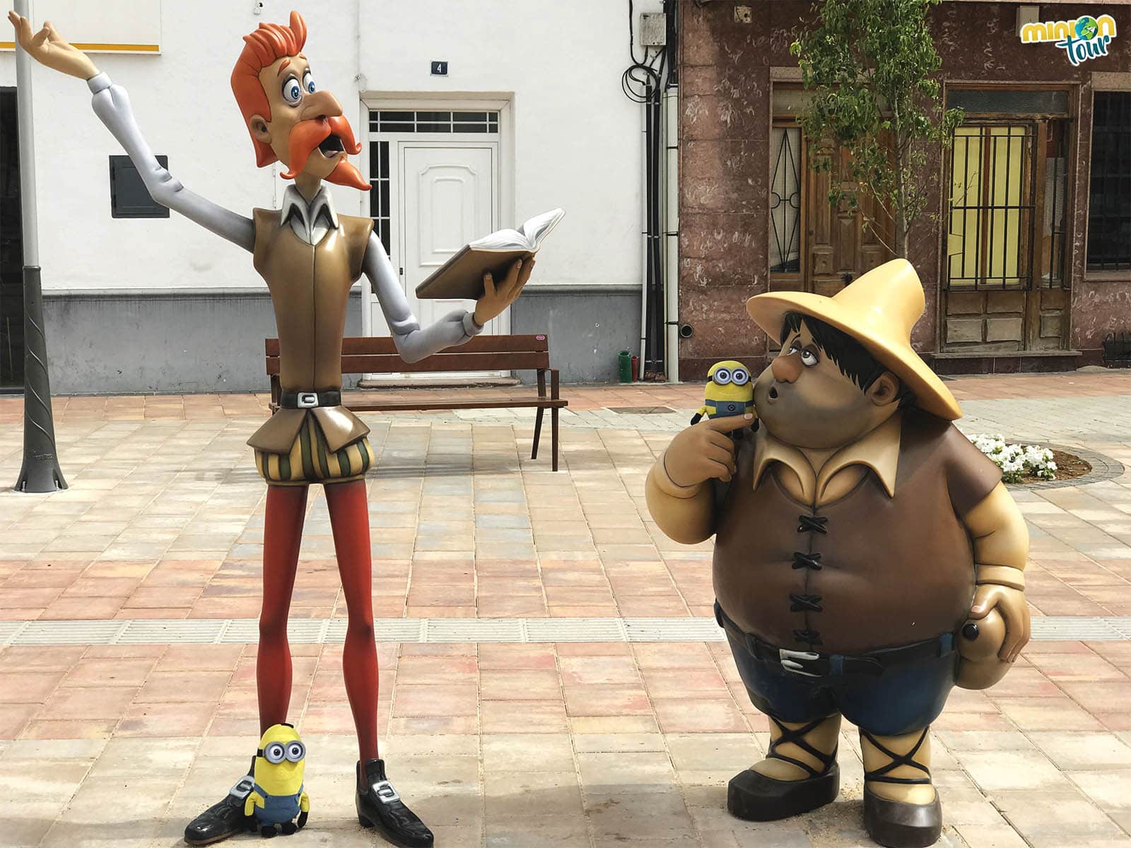 Con nuestros nuevos amigos, don Quijote y Sancho Panza