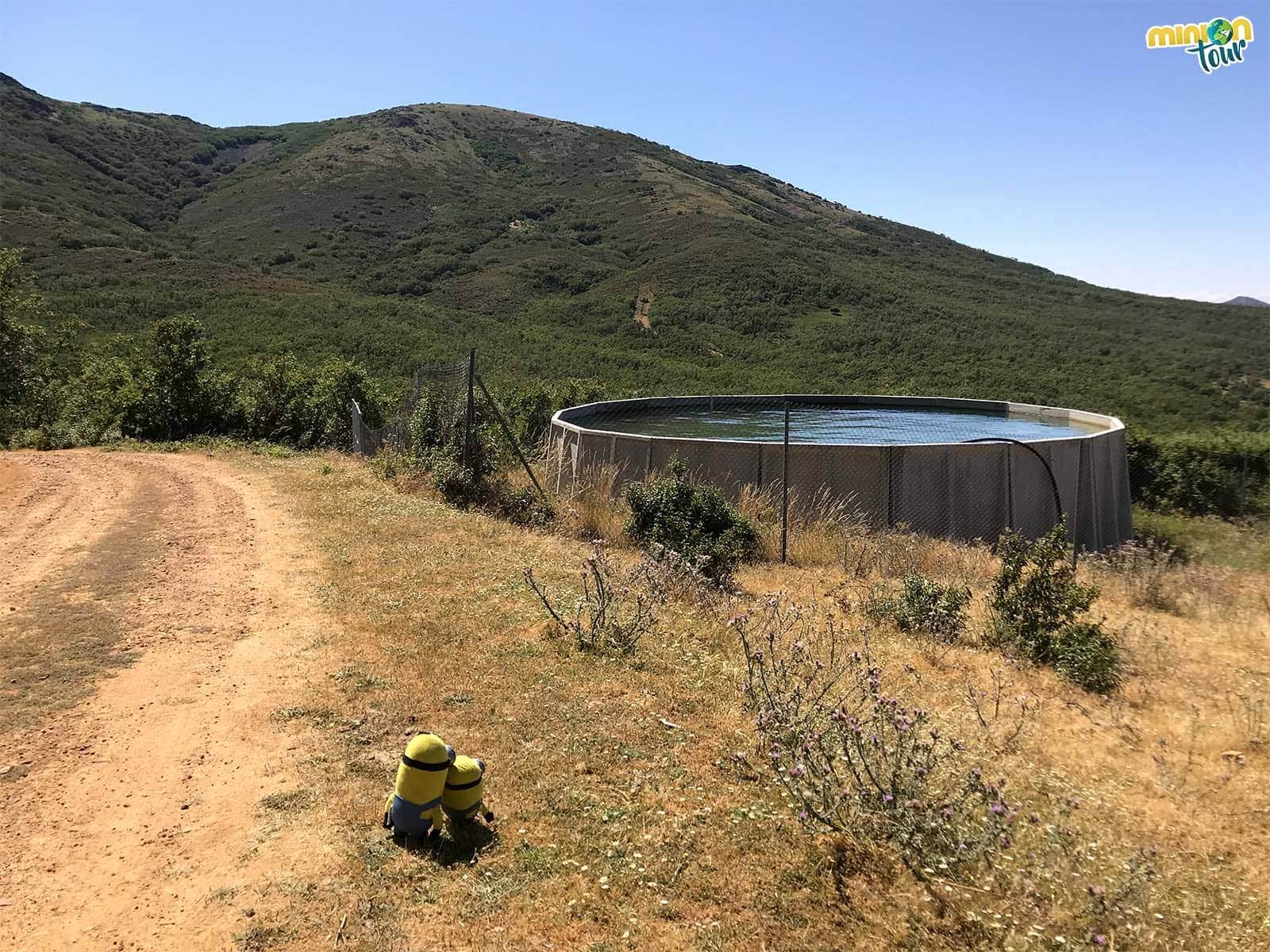 Depósito de agua en la ruta