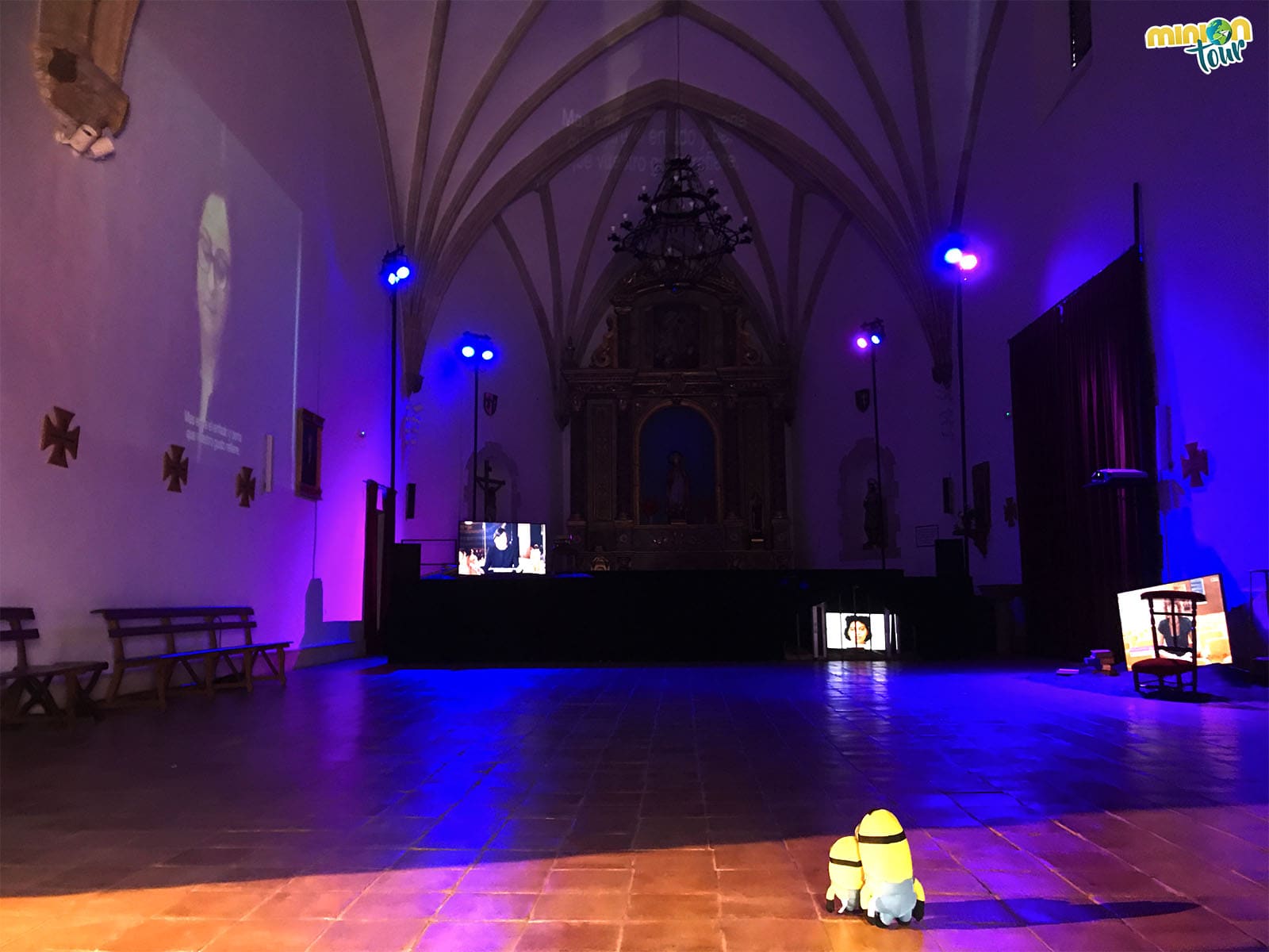 Interior de la Iglesia de San Blas y su exposición