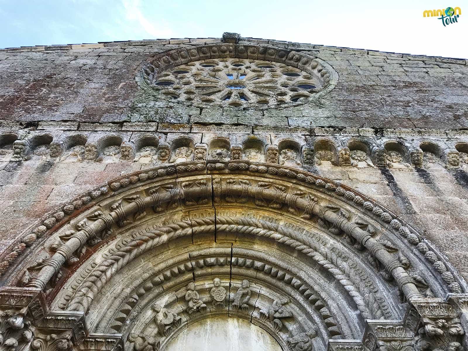 Detalle del pórtico de entrada