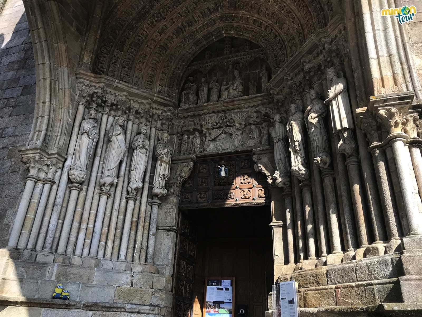 Portada de la catedral