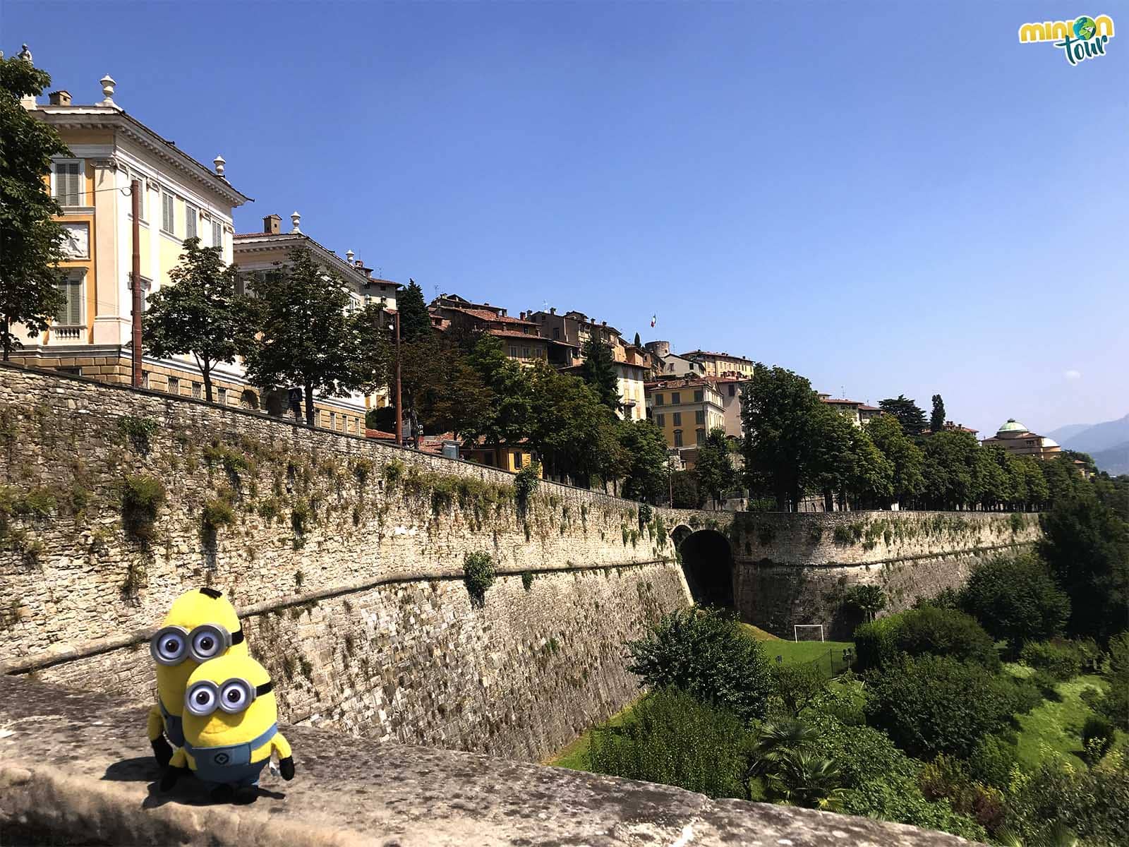 Vista de Bérgamo desde fuera de las murallas