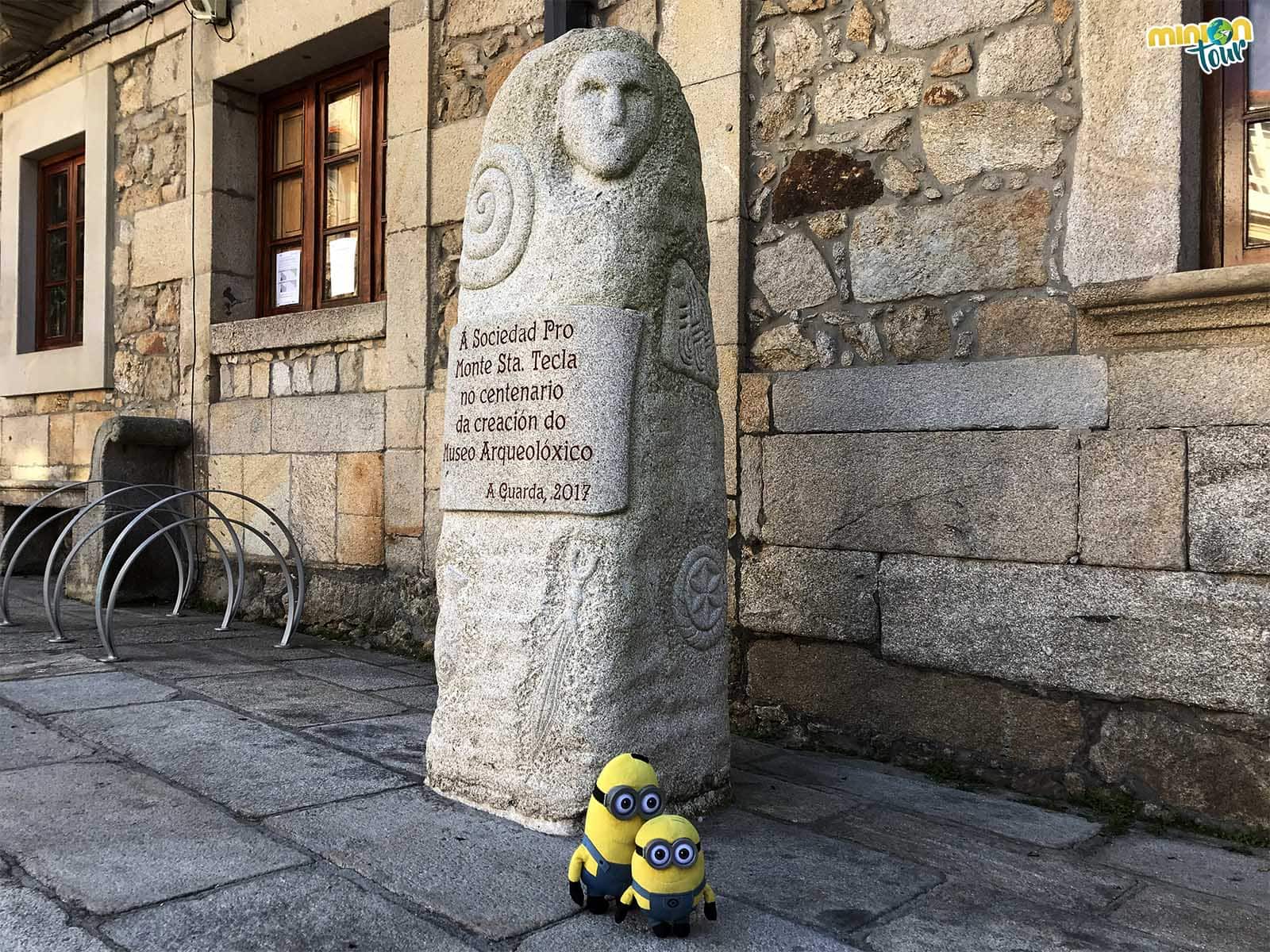 Escultura en la Plaza del Reloj