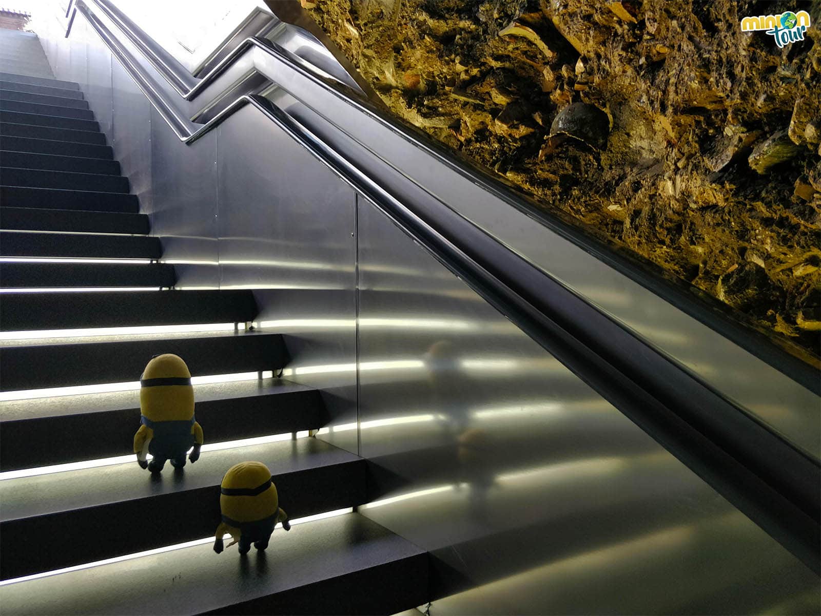 Escaleras del Metro de Granada