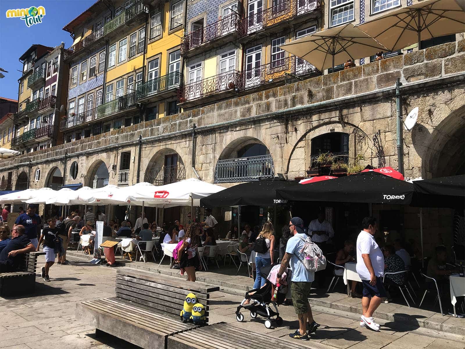 Pasear por la Ribera no puede faltar en tu listado de cosas que hacer en Oporto en un fin de semana