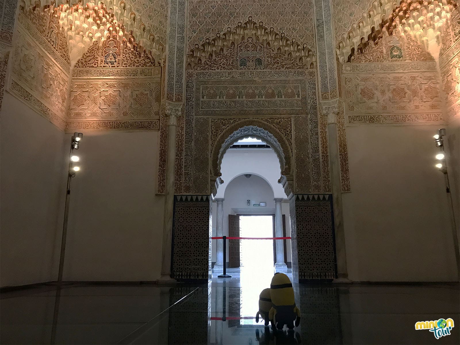 El Palacio de la Madraza es otra de las cosas que tienes que ver en Granada