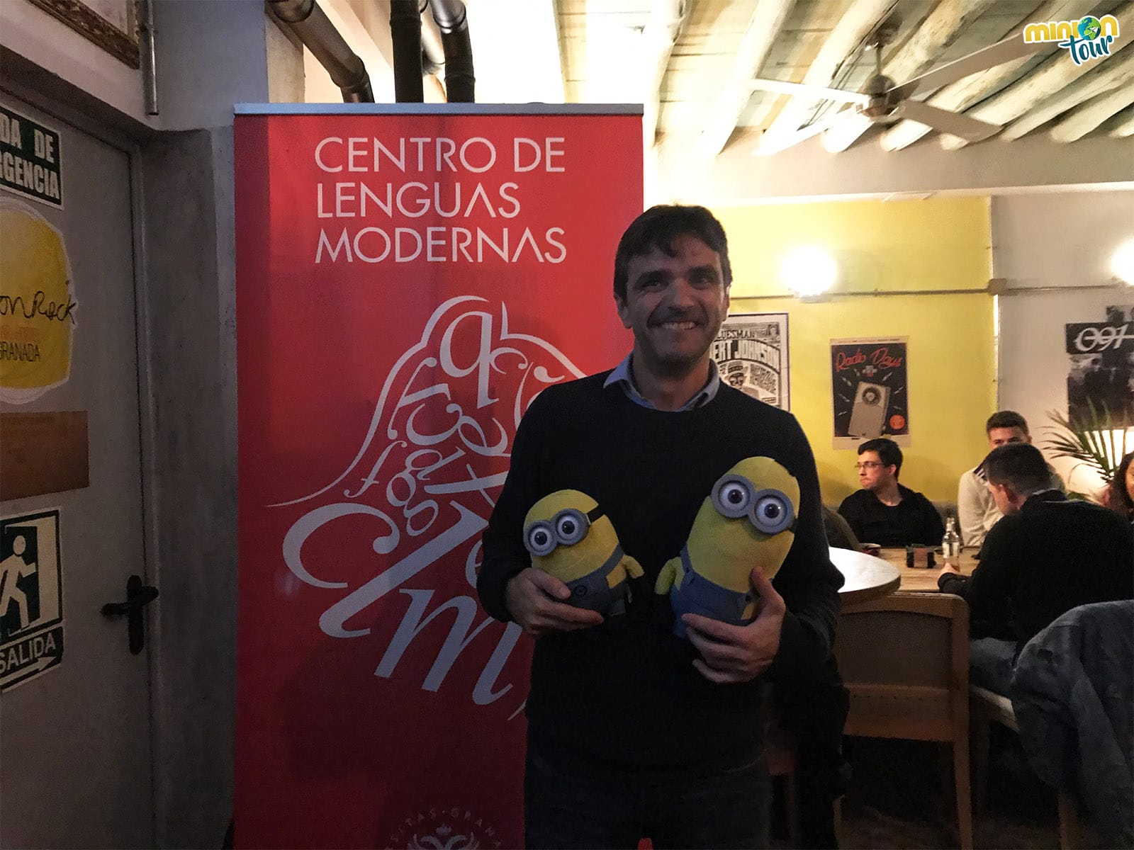 Con Juan, el director del Centro de Lenguas Modernas