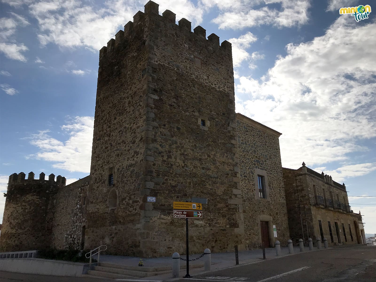 2 Minions en el Castillo Palacio de los Altamirano