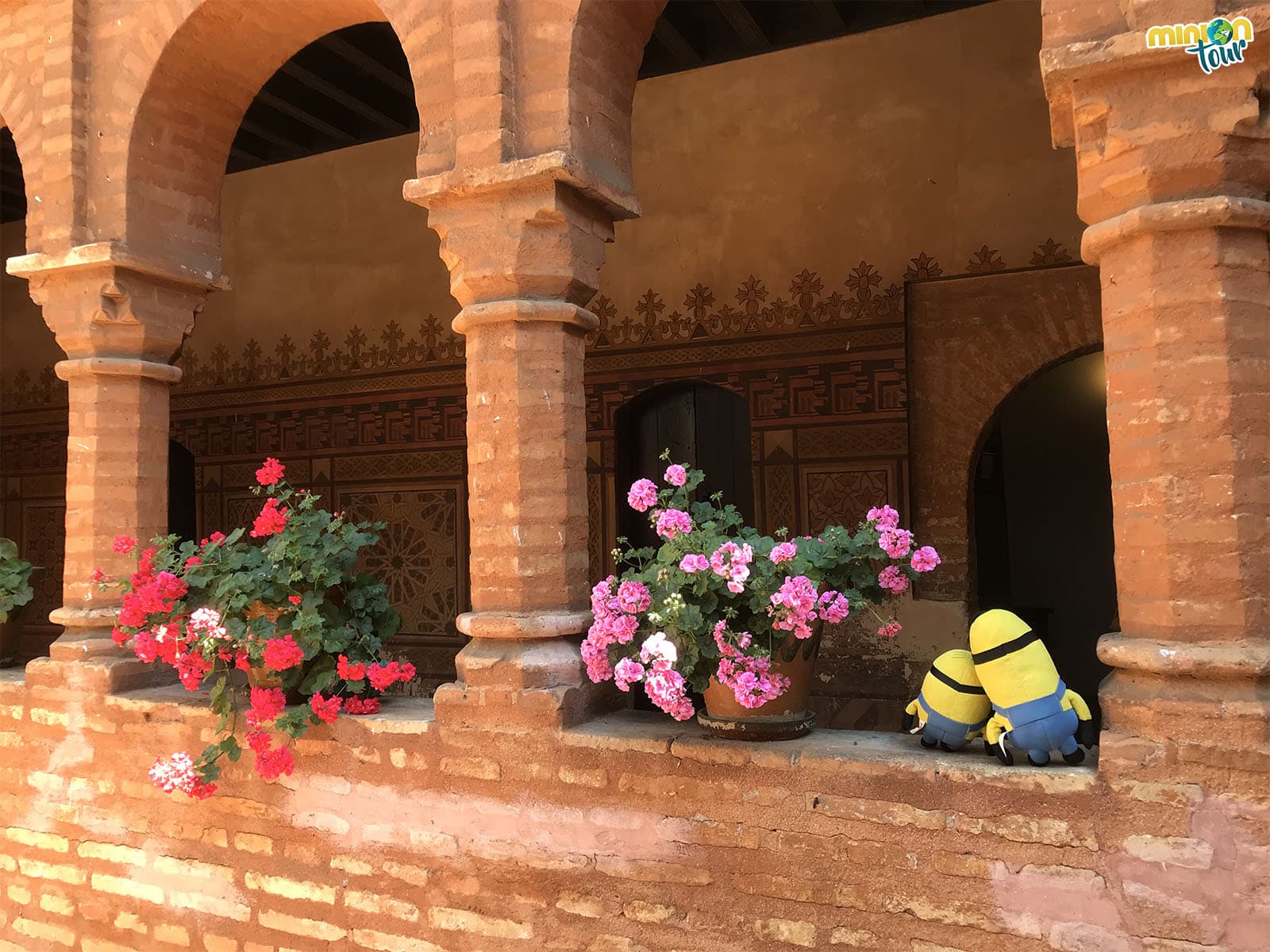 Minions en el Claustro Mudéjar del Monasterio de la Rábida