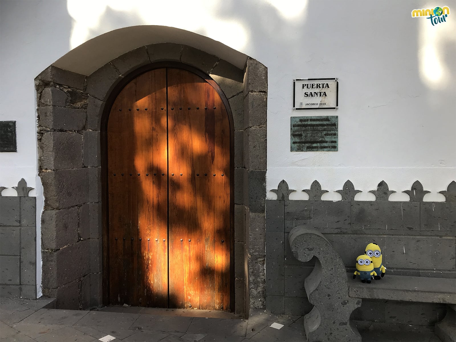 Puerta Santa de la iglesia de Tunte