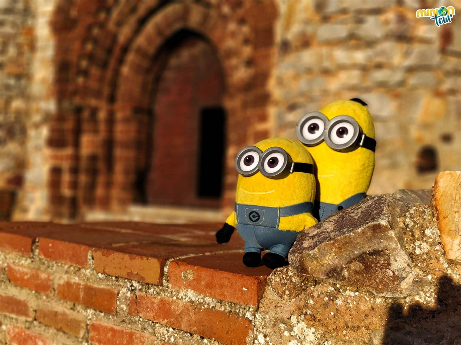 2 Minions alucinando con Calatrava la Nueva