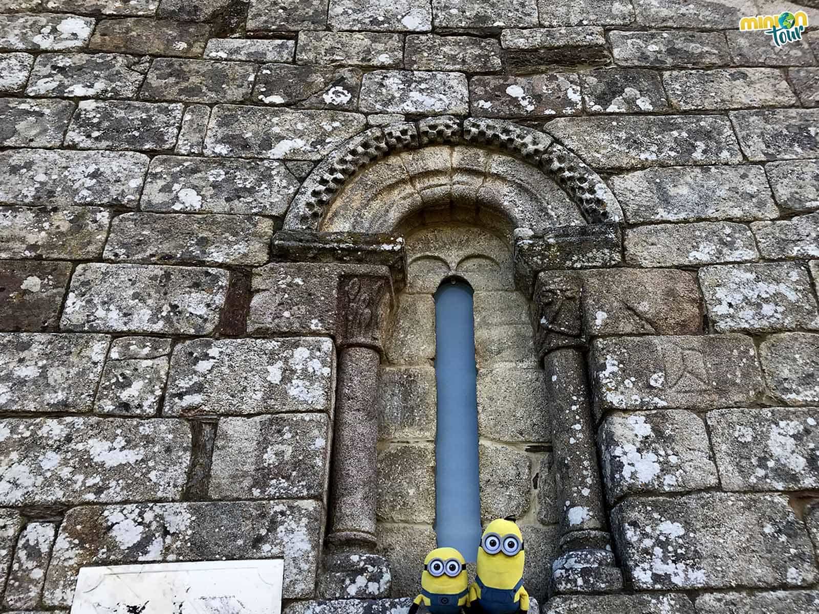 Los Minions en el ábside de la Iglesia de Santa María de Nogueira de Miño