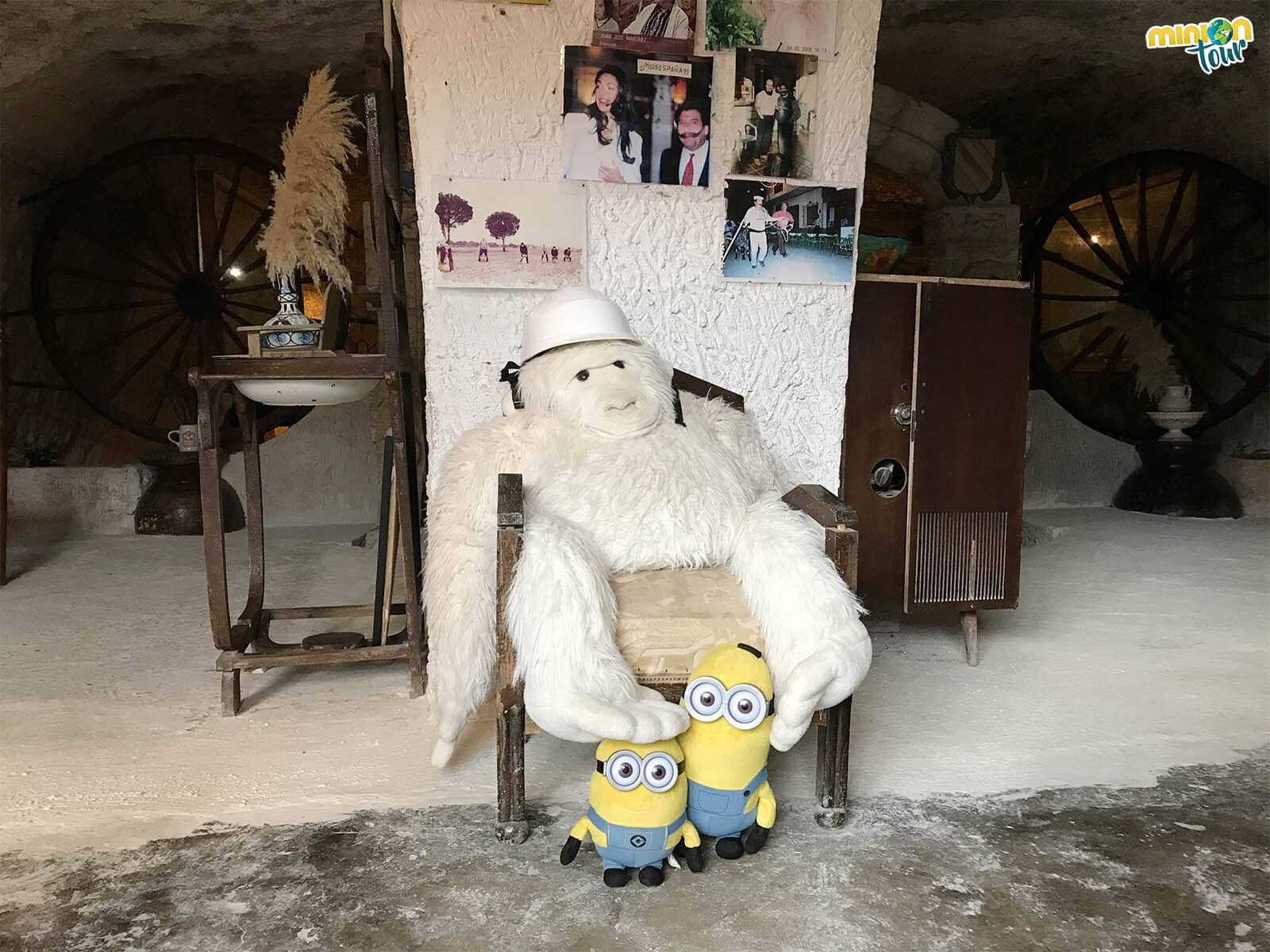 Hemos hecho un nuevo amigo en la Cueva del Diablo en Alcalá del Júcar