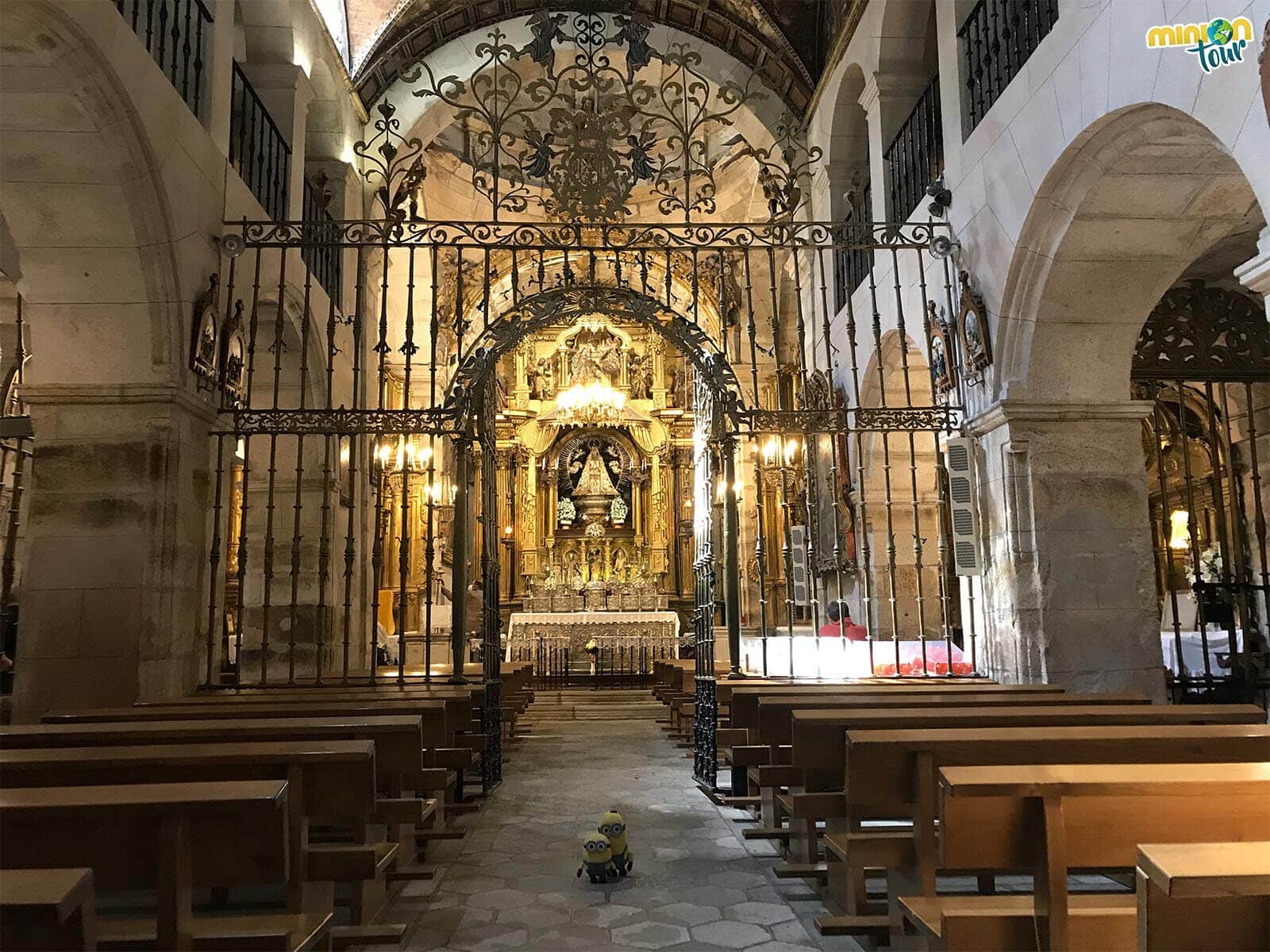 Entramos en la Iglesia del Santuario de As Ermitas