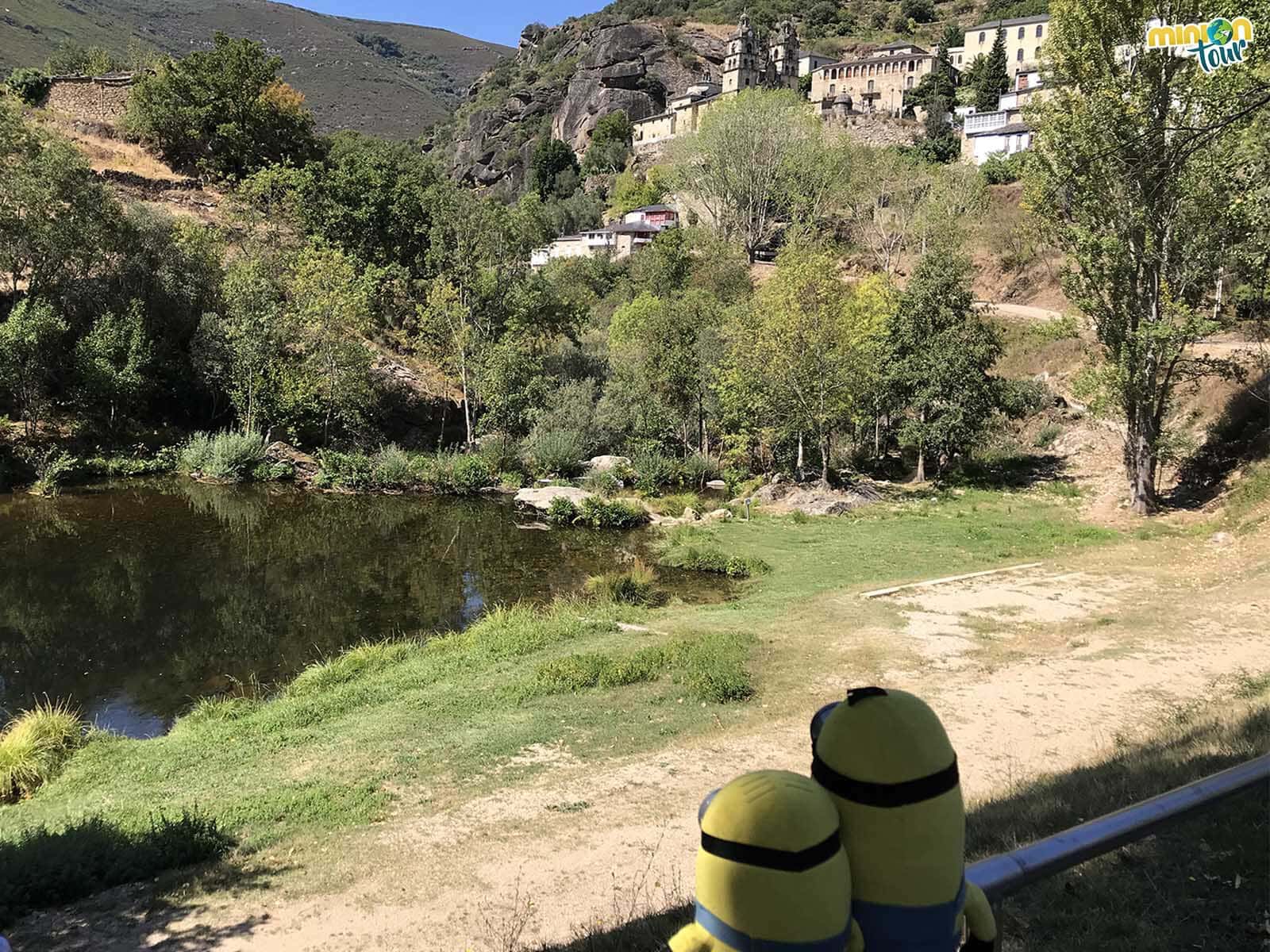 El Santuario de Las Ermitas desde la playa fluvial