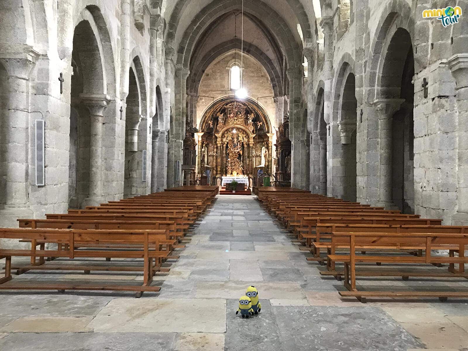 Entramos en la Iglesia de Santa María de Meira