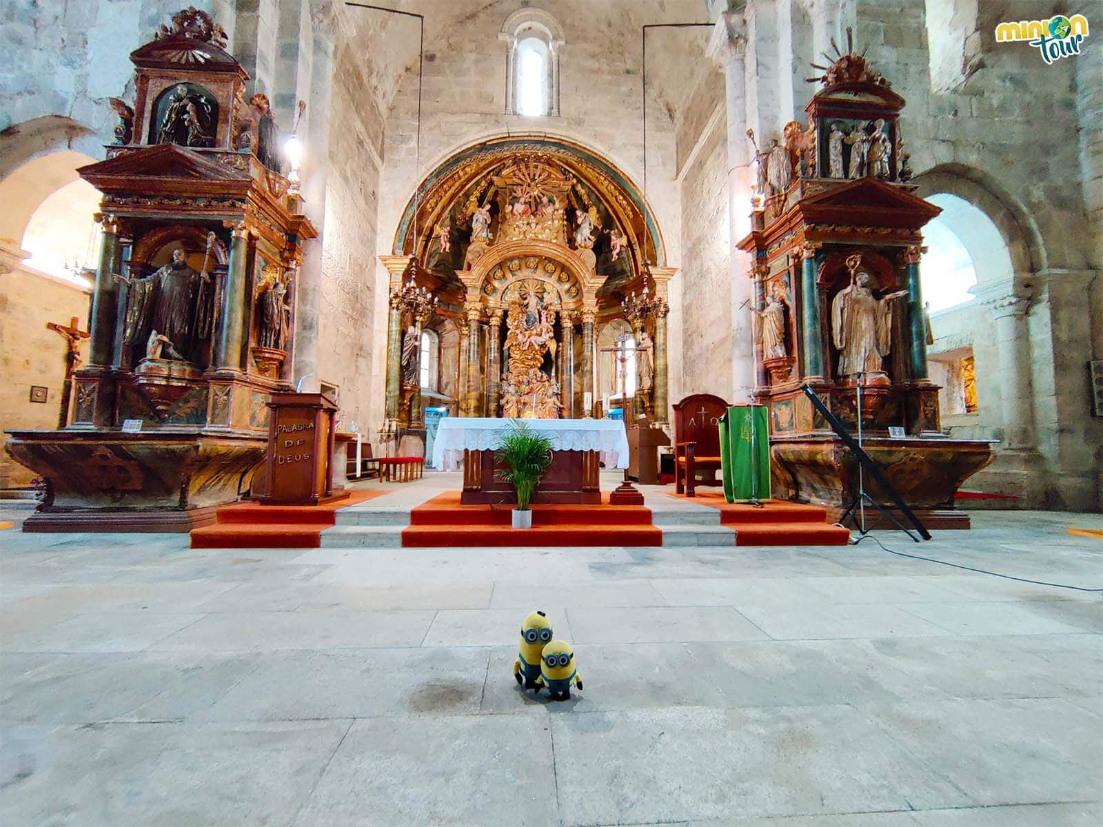 Interior de la iglesia del Monasterio de Santa María de Meira