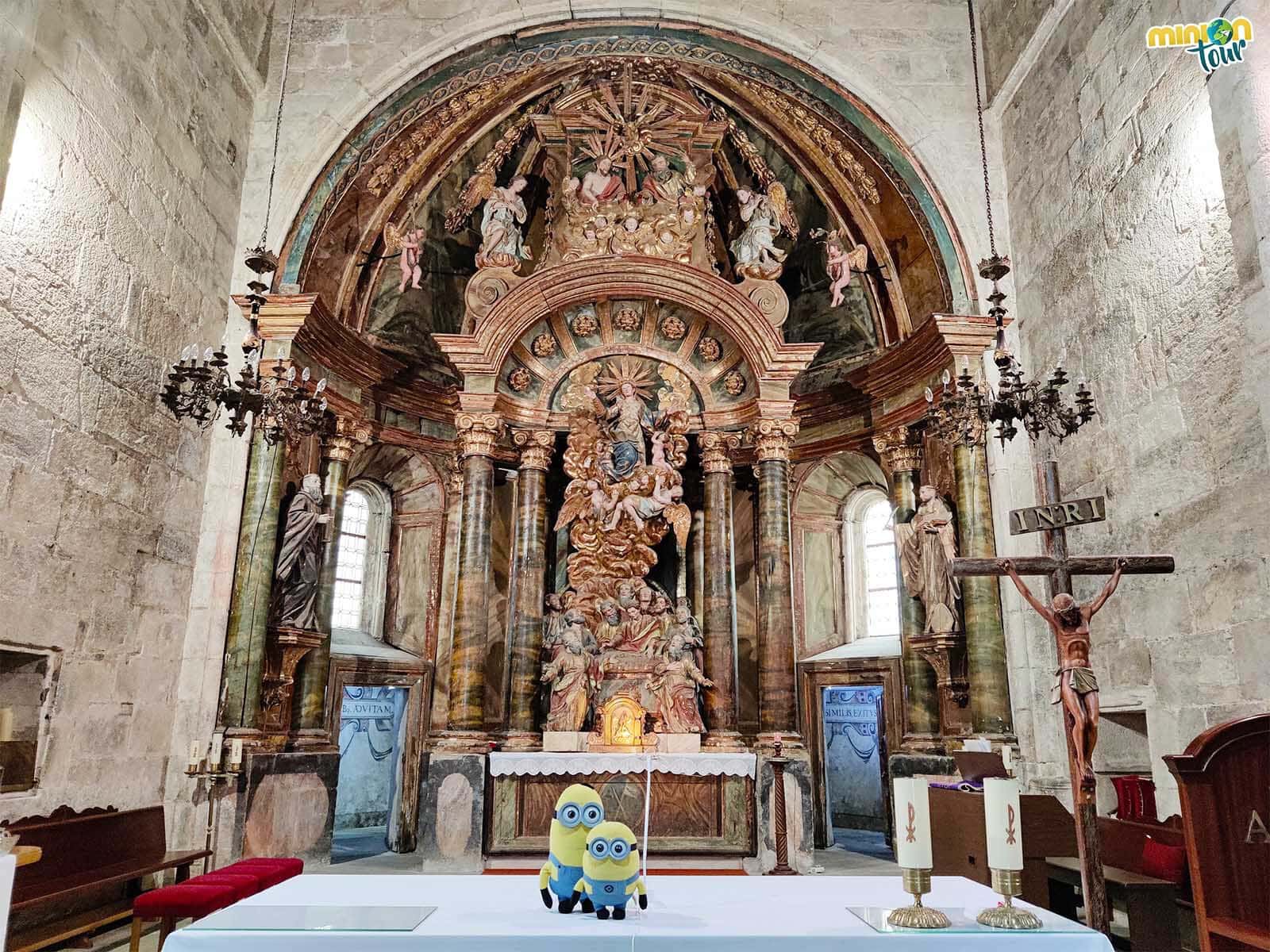 Retablo del altar mayor de la iglesia del Monasterio de Santa María de Meira