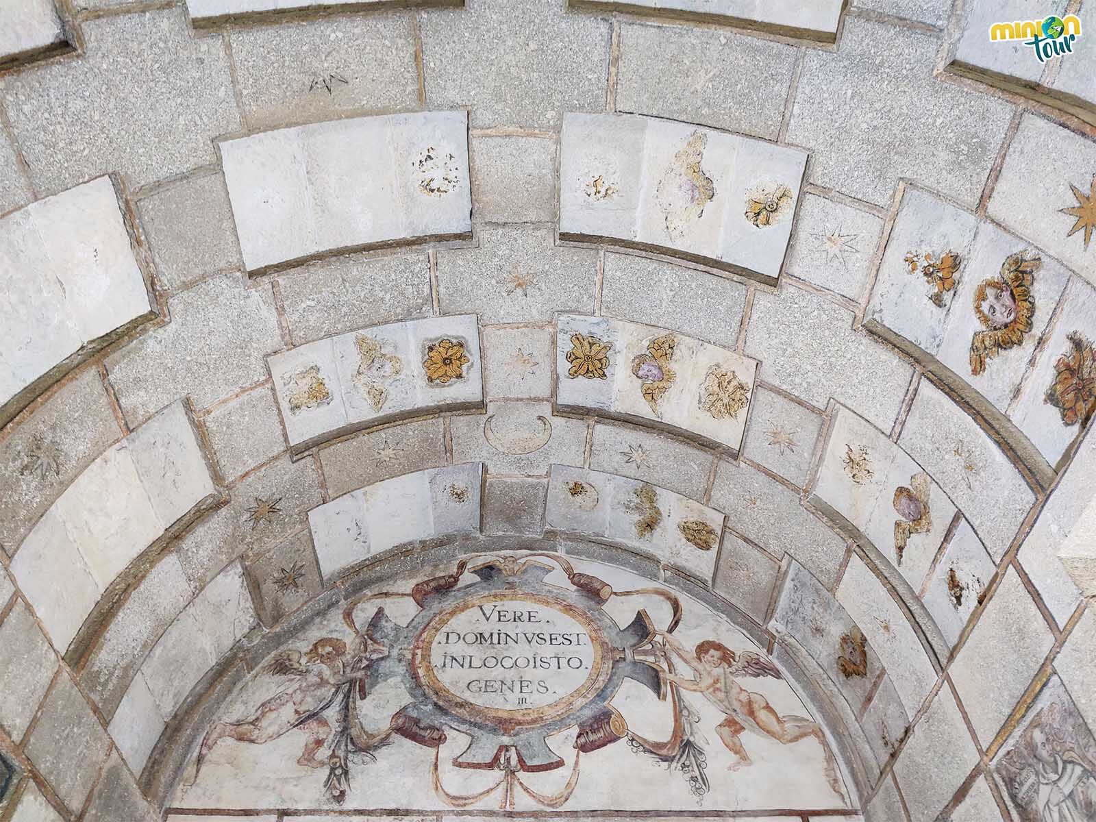 Alucinando con la cúpula de la sala de las pinturas murales de Meira