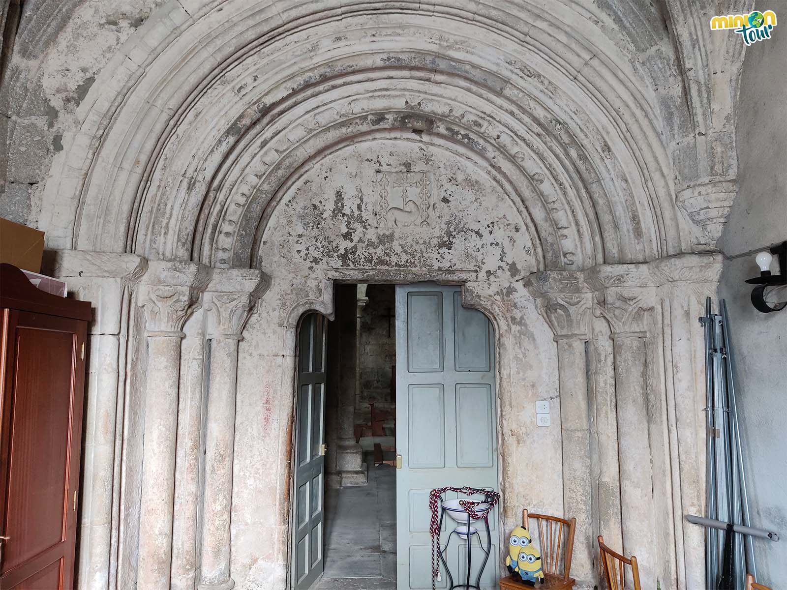 Resto del claustro procesional del claustro de Santa María de Meira