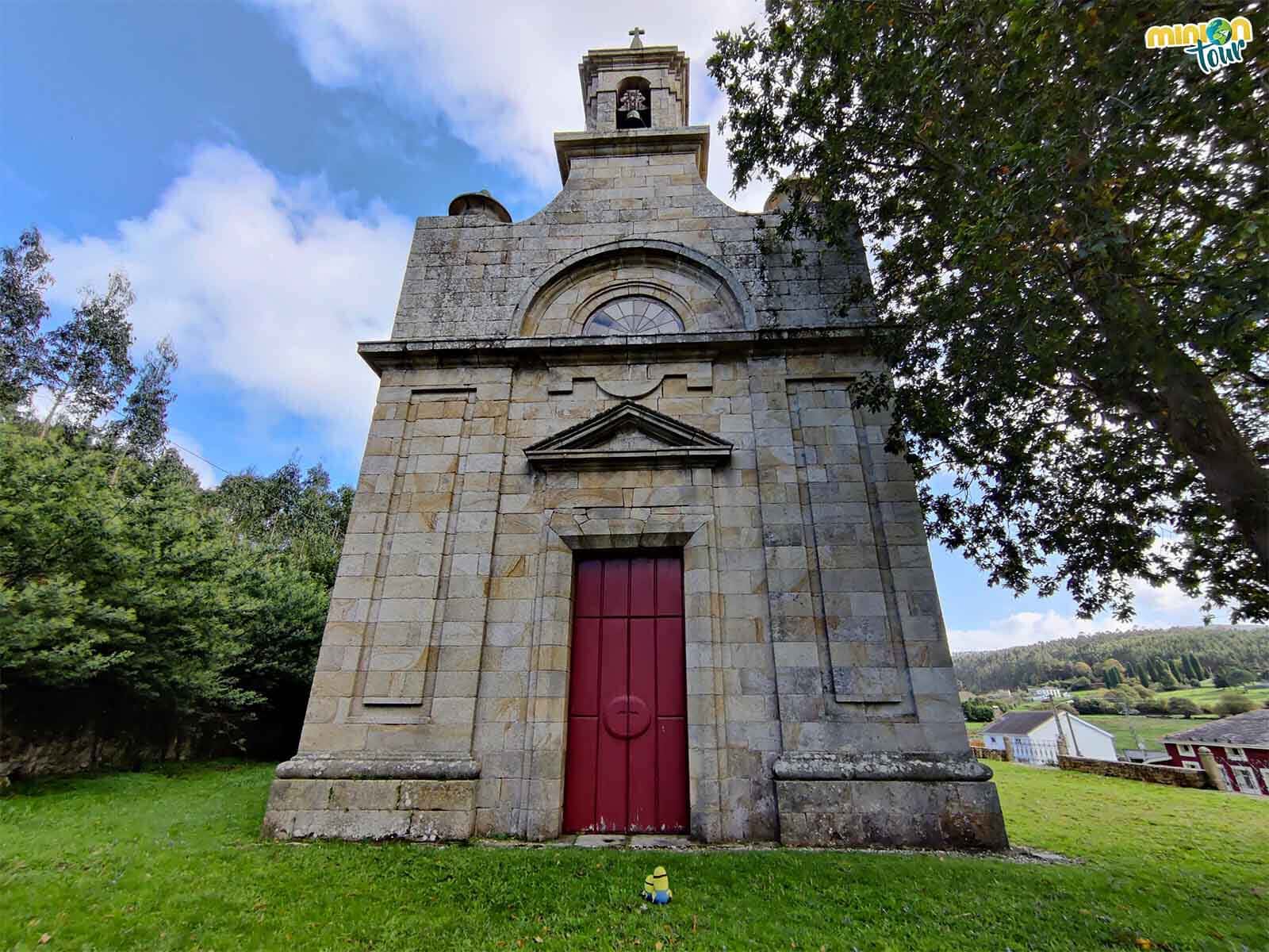 La Iglesia de Santiago de Sargadelos en Sargadelos pueblo