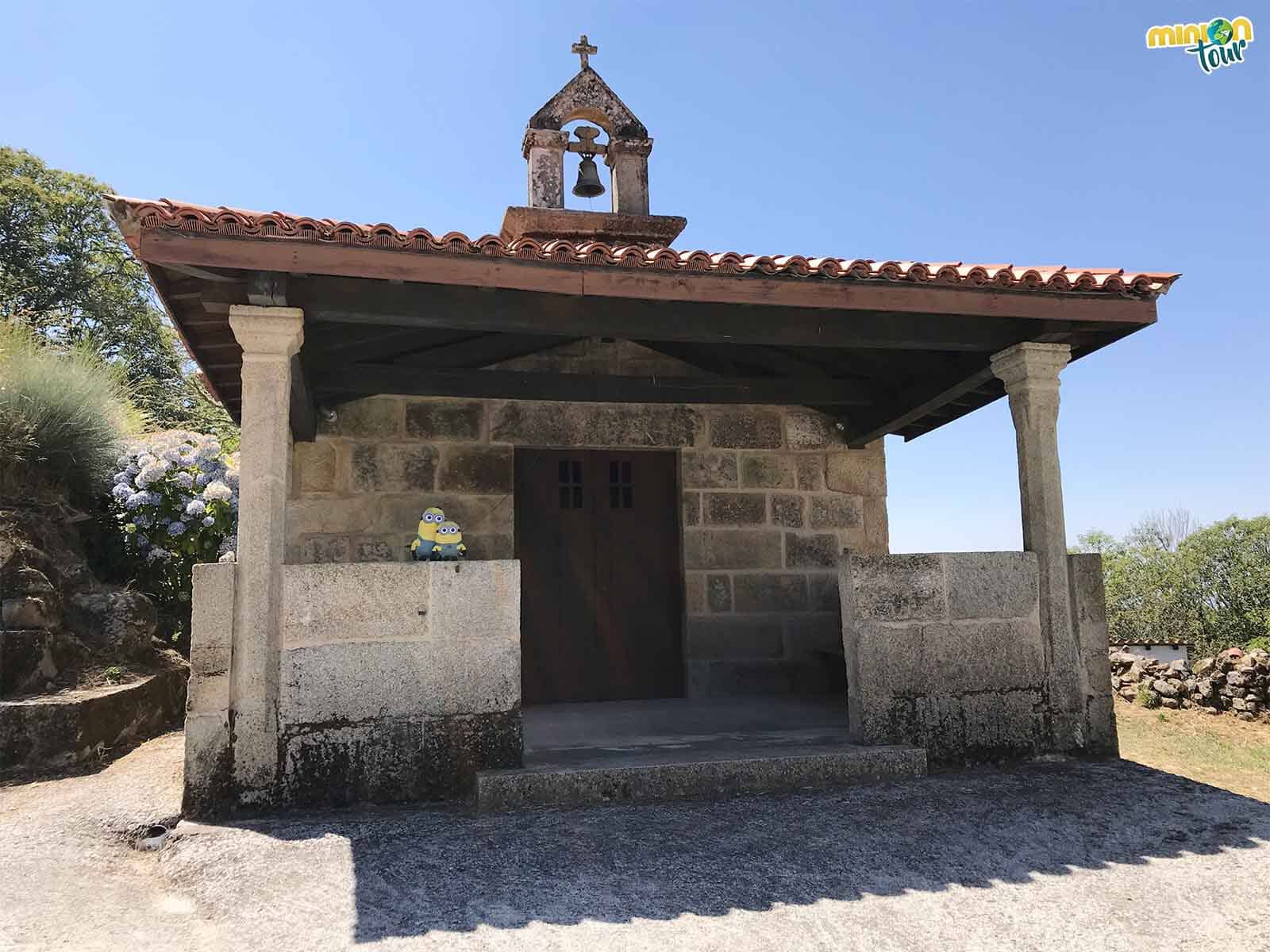 Buscando miradores nos hemos encontrado con una ermita