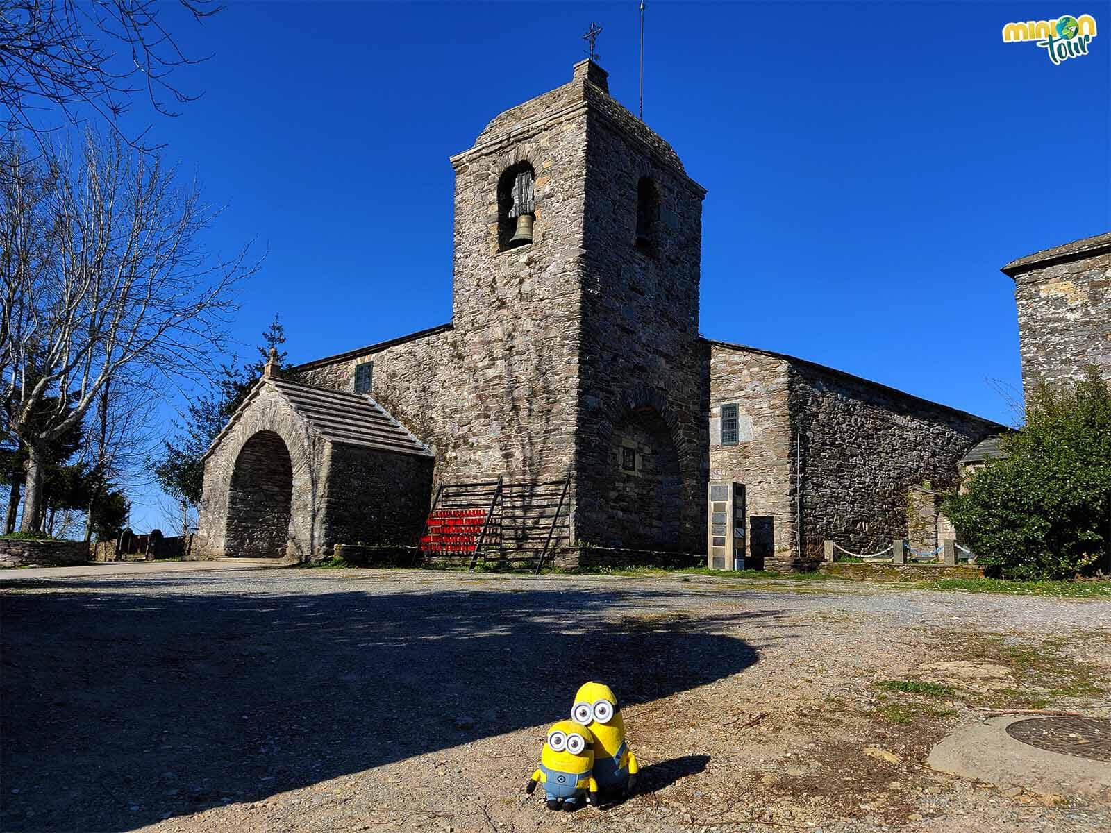 Este santuario es uno de los imprescindibles que ver en O Cebreiro