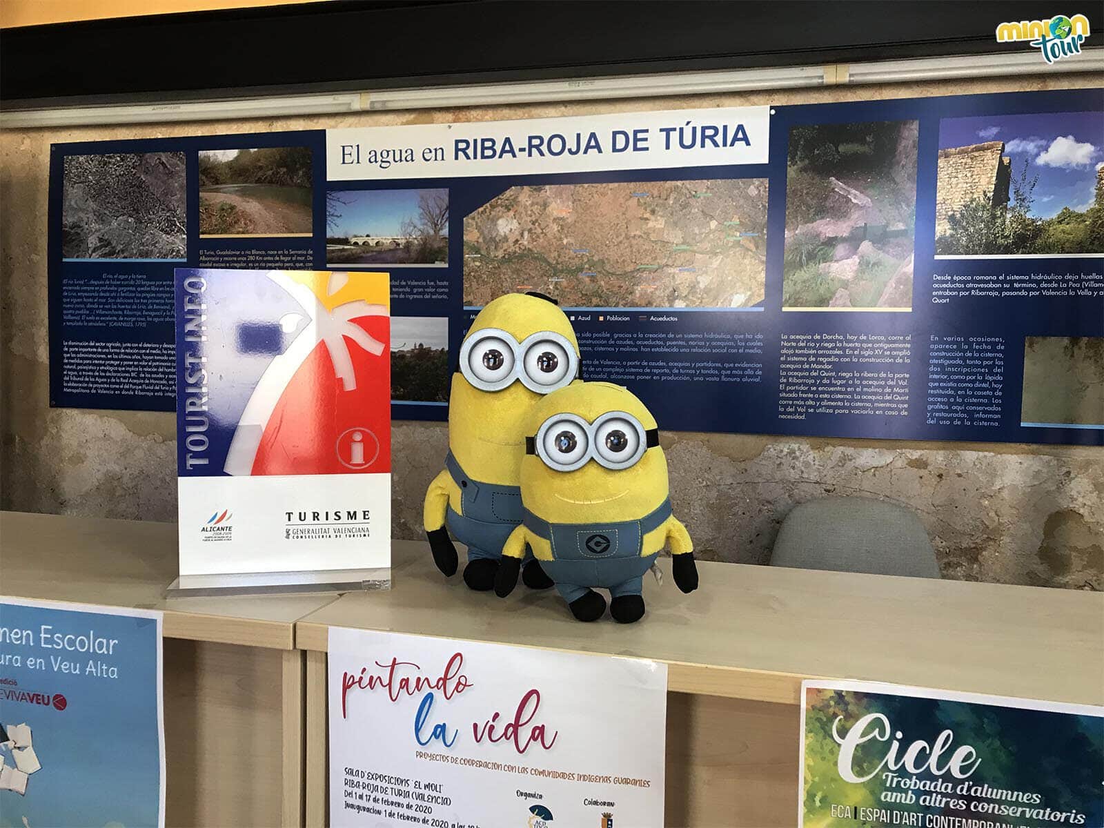 Estamos en la Oficina de Turismo de Riba-roja de Túria