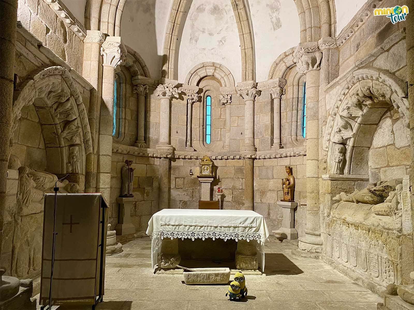 Te enseñamos el altar de la iglesia del Monasterio de Ferreira de Pantón
