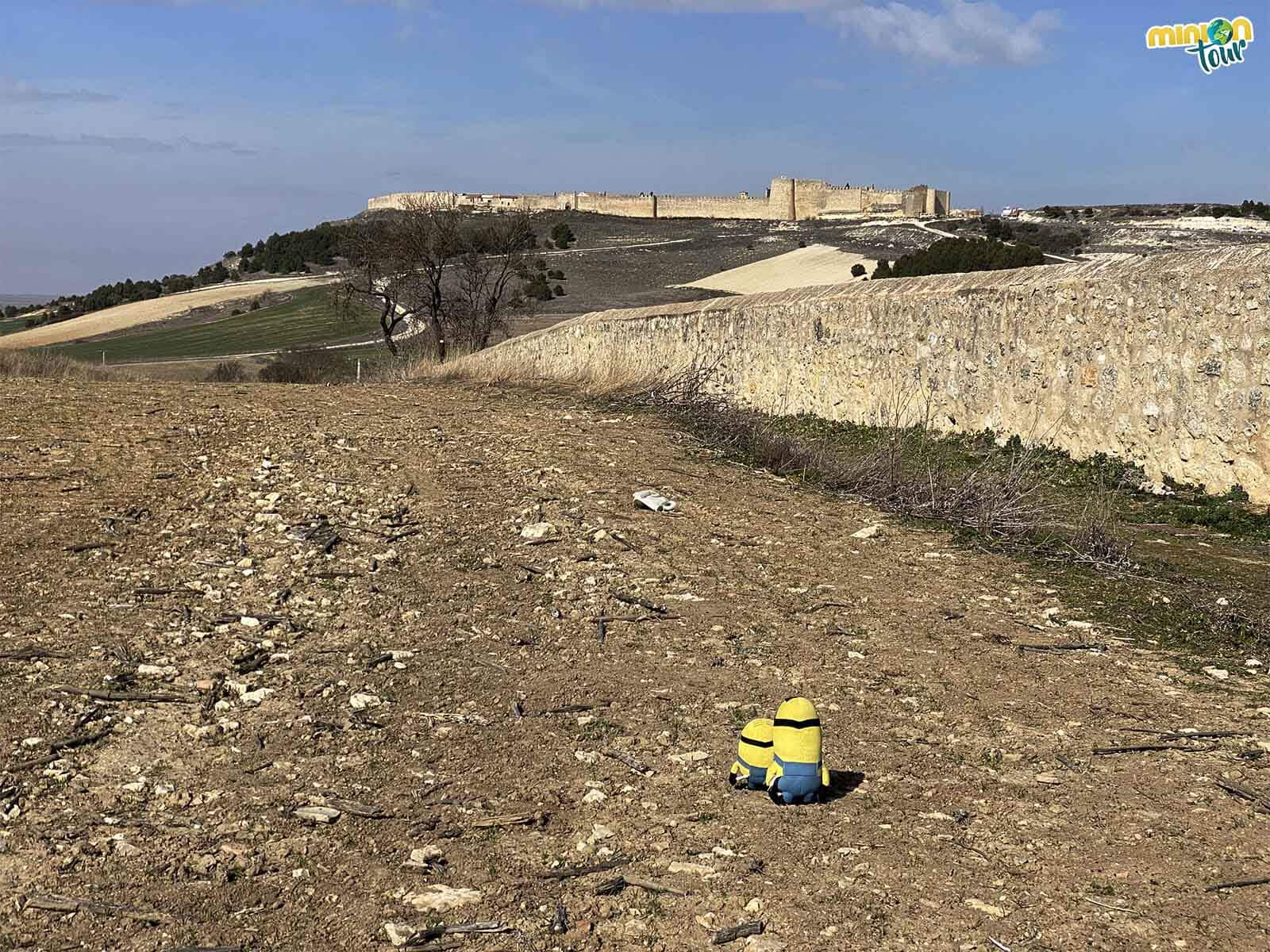 Esas murallas de ahí arriba nos están llamando a gritos