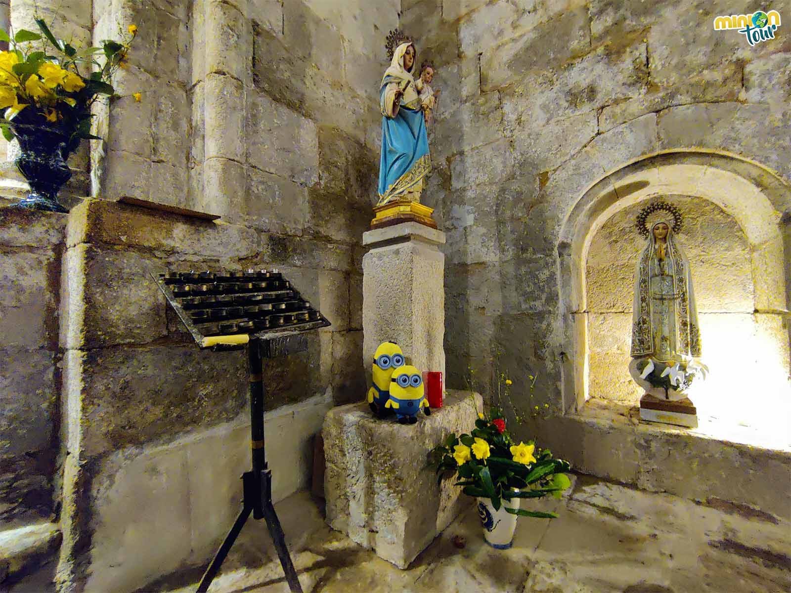 Estamos saludando a la Virgen de los Remedios en la Iglesia de San Paio de Diomondi
