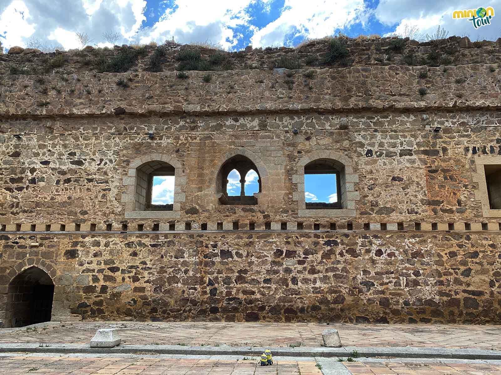 Ya estamos dentro del Castillo de Valdecorneja en El Barco de Ávila