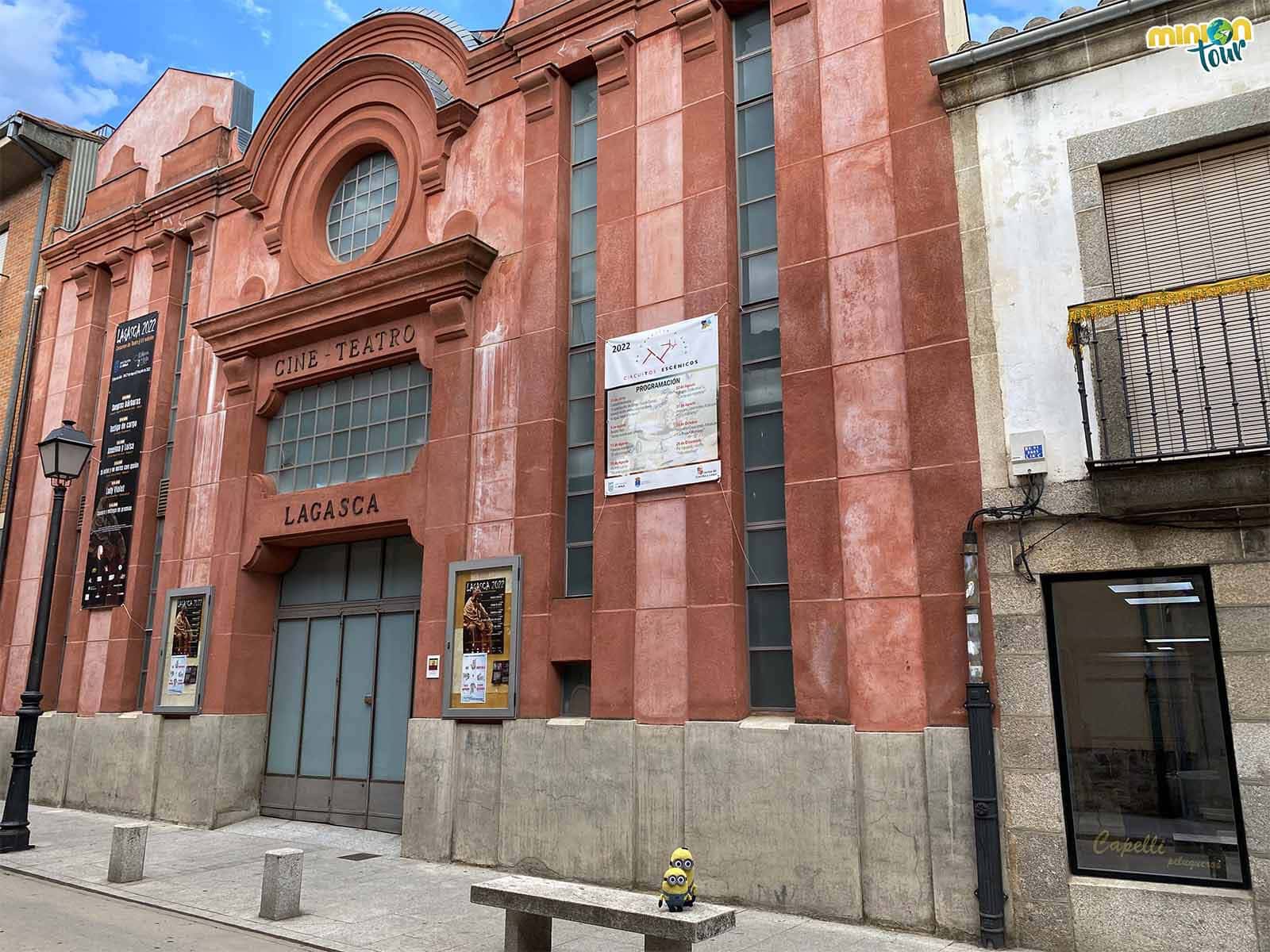 Este cine teatro es un poco rosita