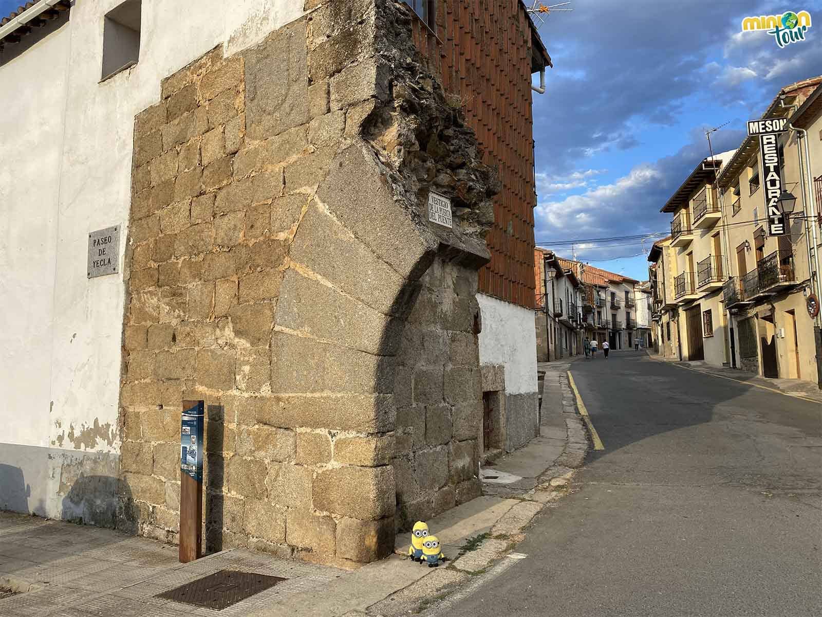 La Puerta del Puente es una cosa curiosa que ver en El Barco de Ávila