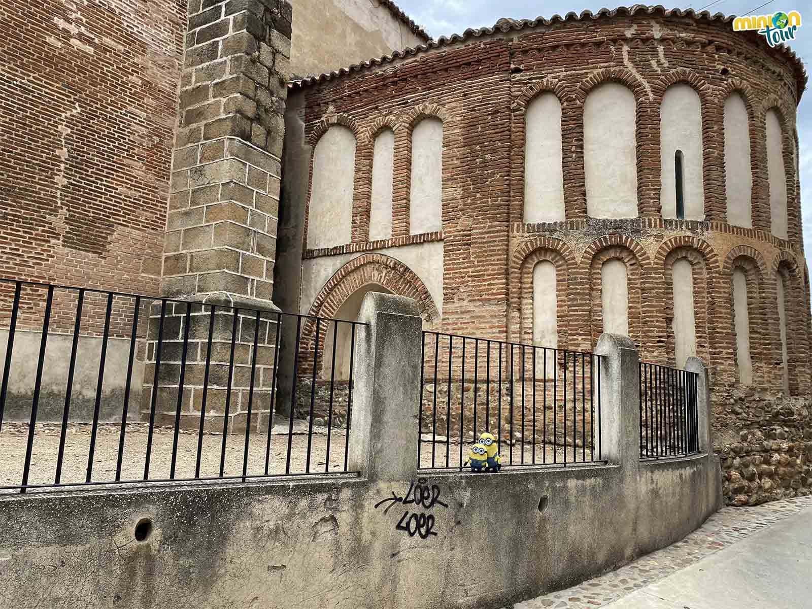 El ábside de la Iglesia de la Asunción es una cosa curiosa que ver en Galisteo