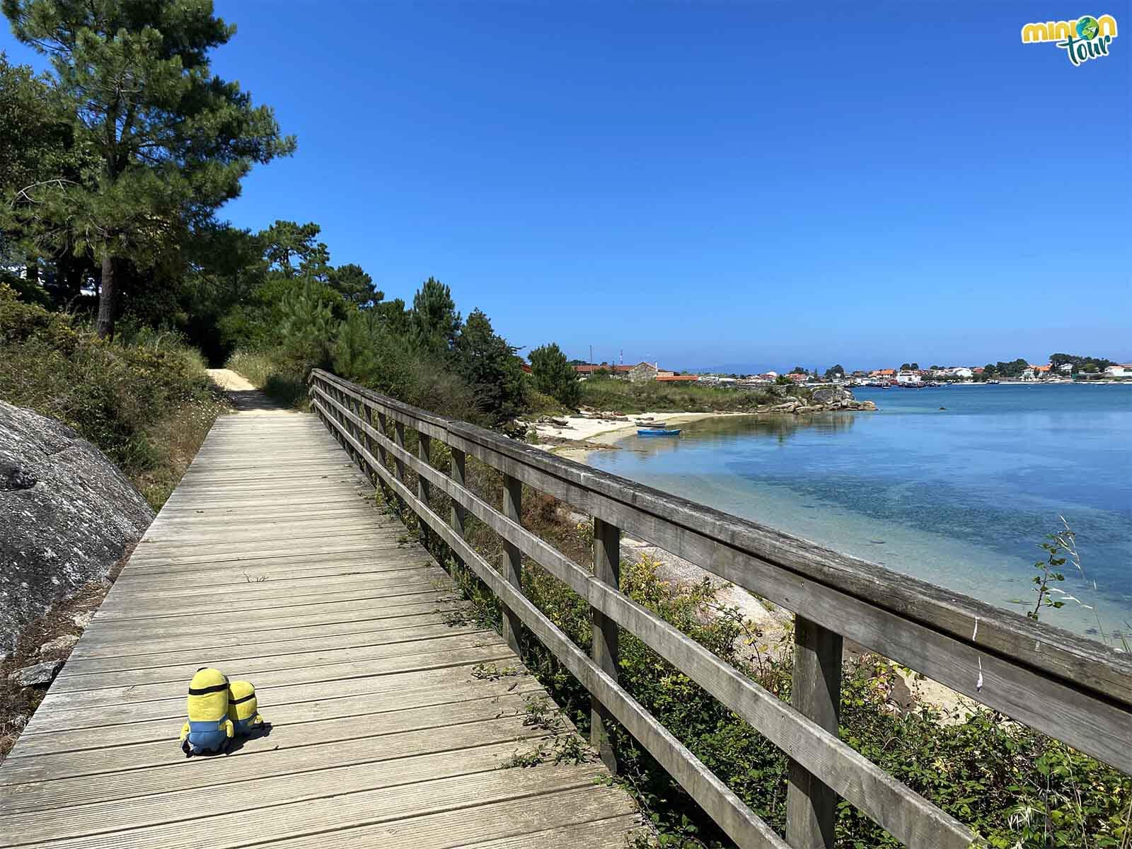 Las pasarelas de madera nos llevan a otras playas de O Grove