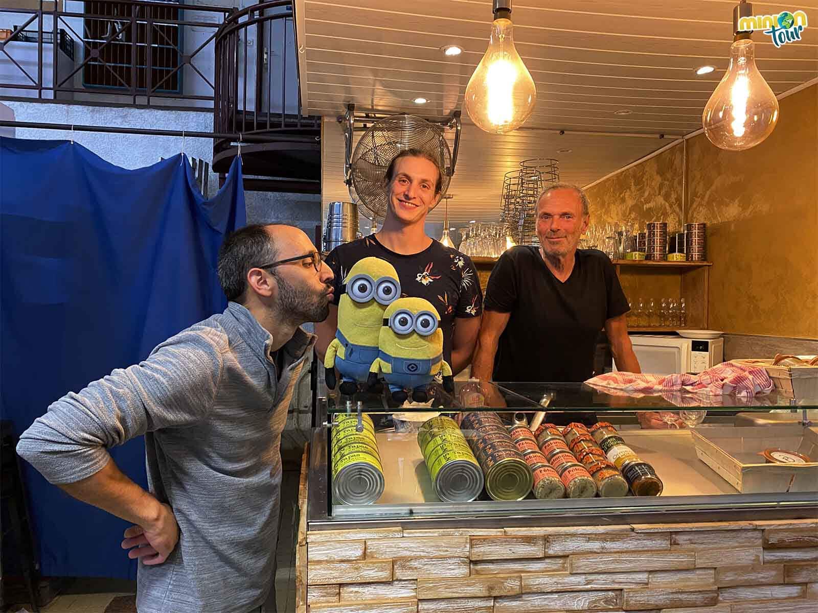 Hemos hecho amiguis nuevos en el Mercado de Les Halles de Narbona