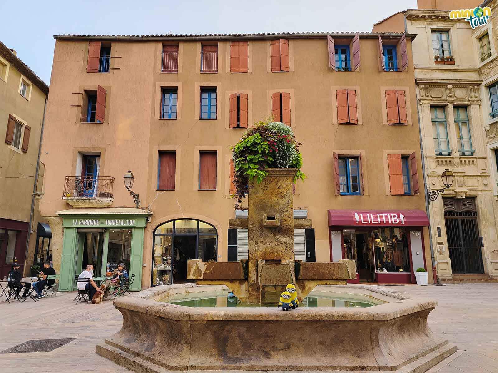 La Plaza de las Cuatro Fuentes está en el barrio de los mercaderes de Narbona