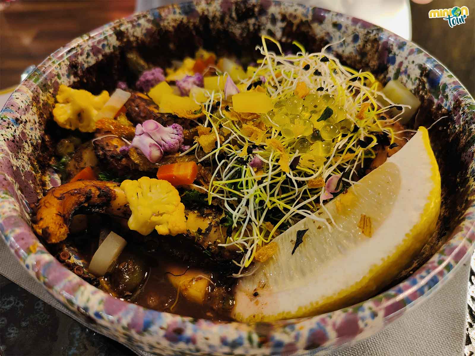 El pulpo confitado a la manera de Lulú es un plato muy curioso para comer en Narbona