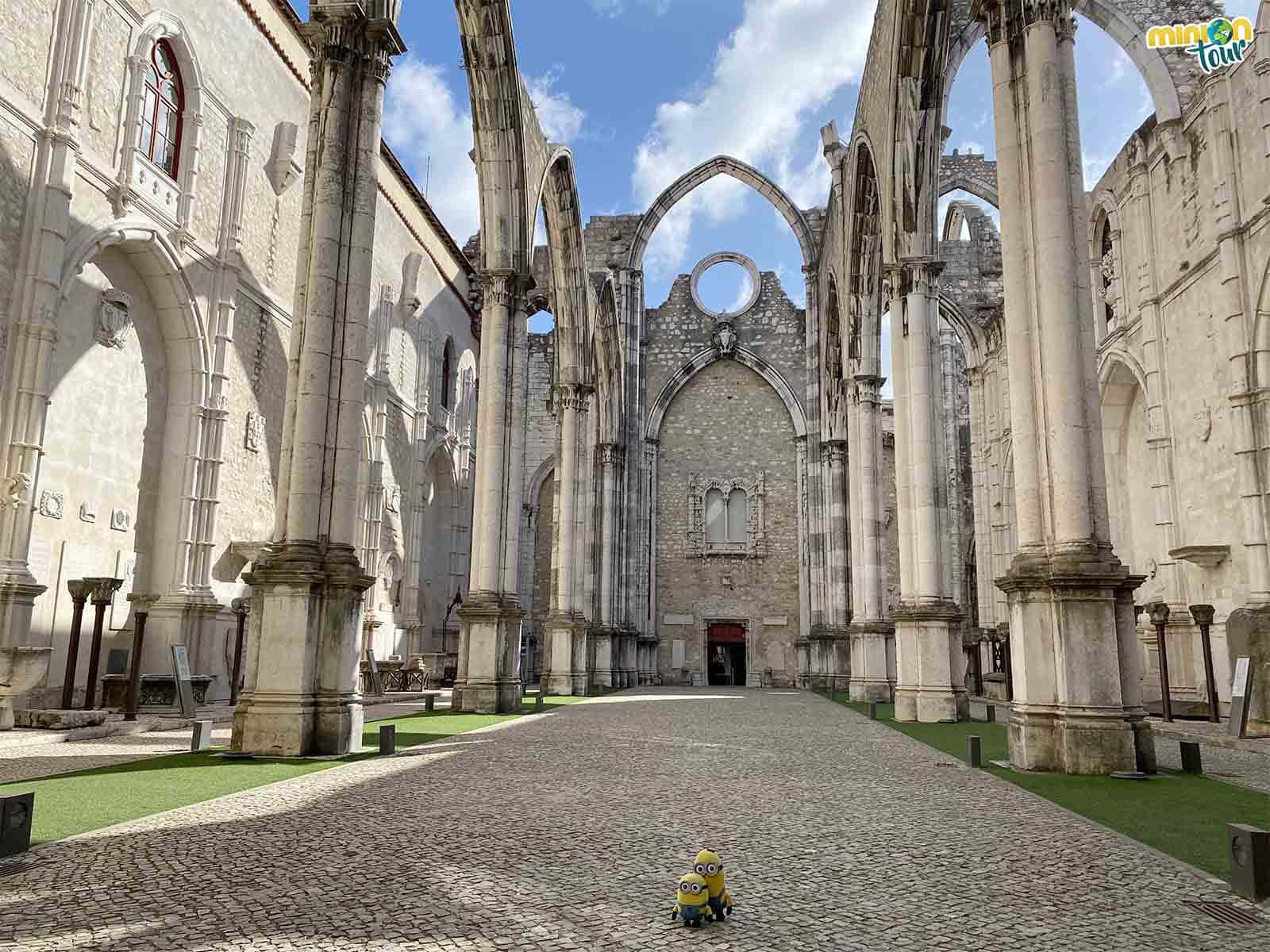 La iglesia del Convento do Carmo de Lisboa es una pasada