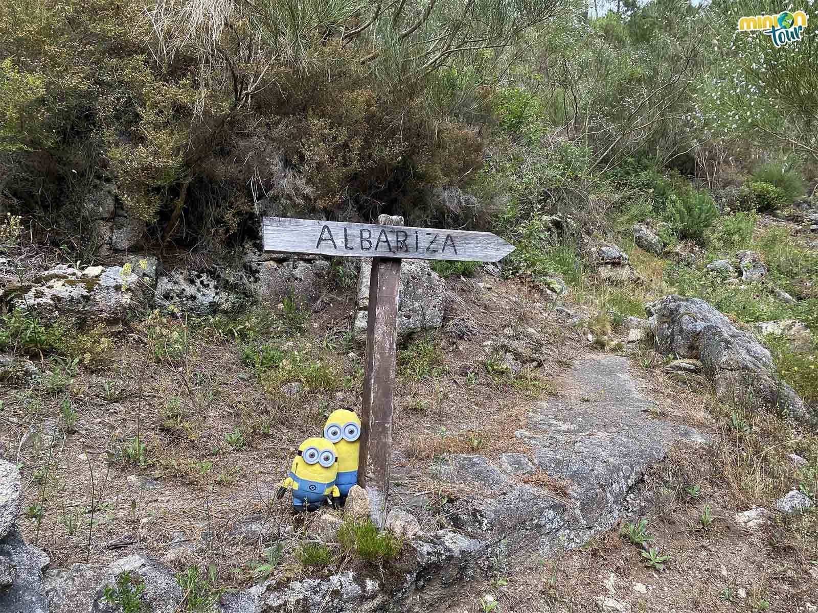 Esta es la señal que te dice por donde se va a la Albariza de Vilameá