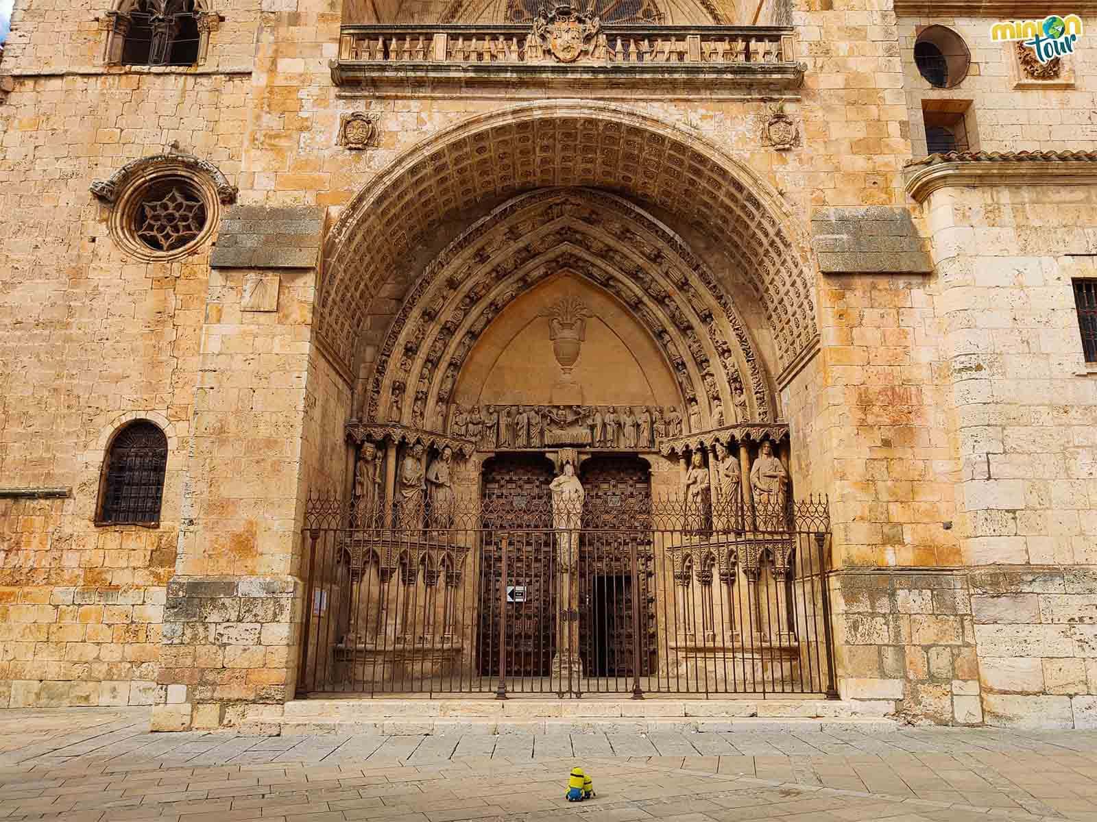 La portada gótica de la Catedral de El Burgo de Osma es una maravilla