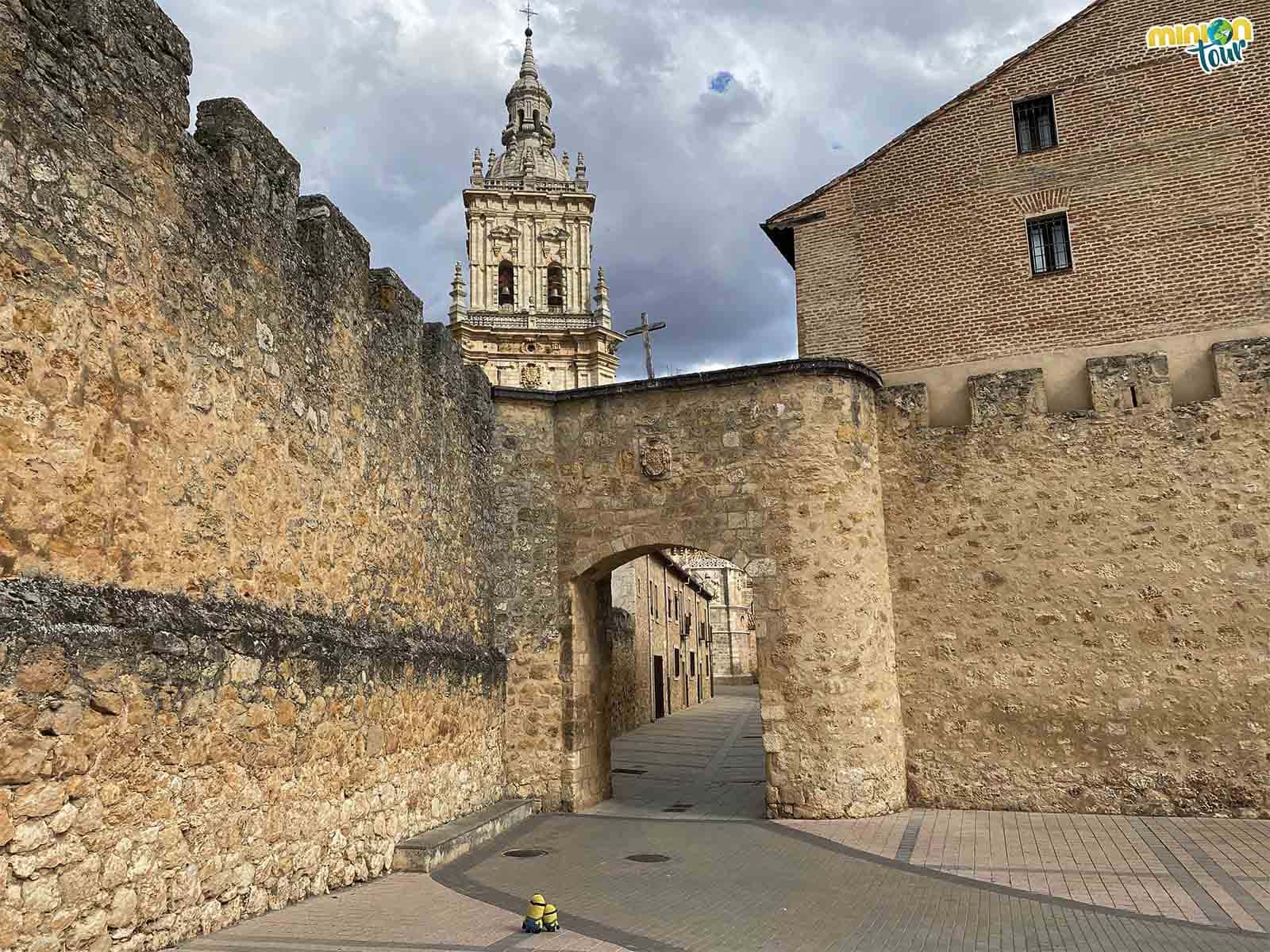 La Puerta de San Miguel es uno de los sitios que tienes que ver en El Burgo de Osma