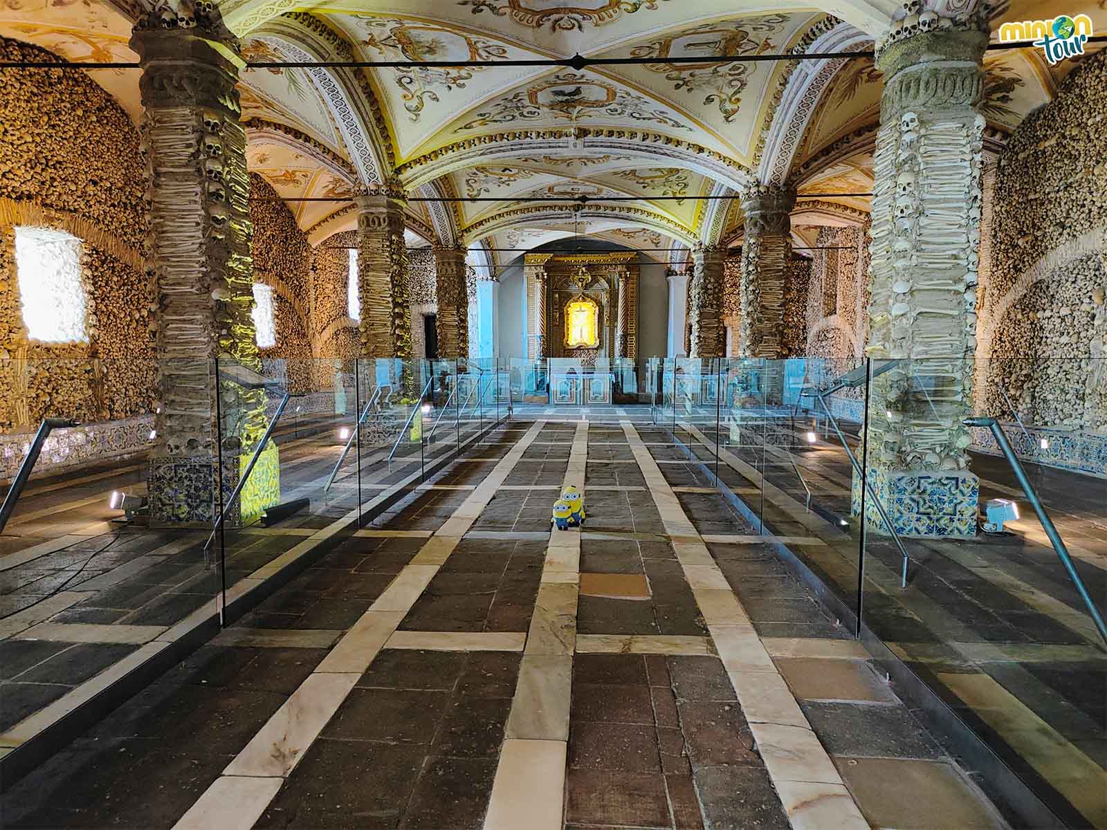 La Capilla de los Huesos de Évora, un lugar que no te dejará indiferente